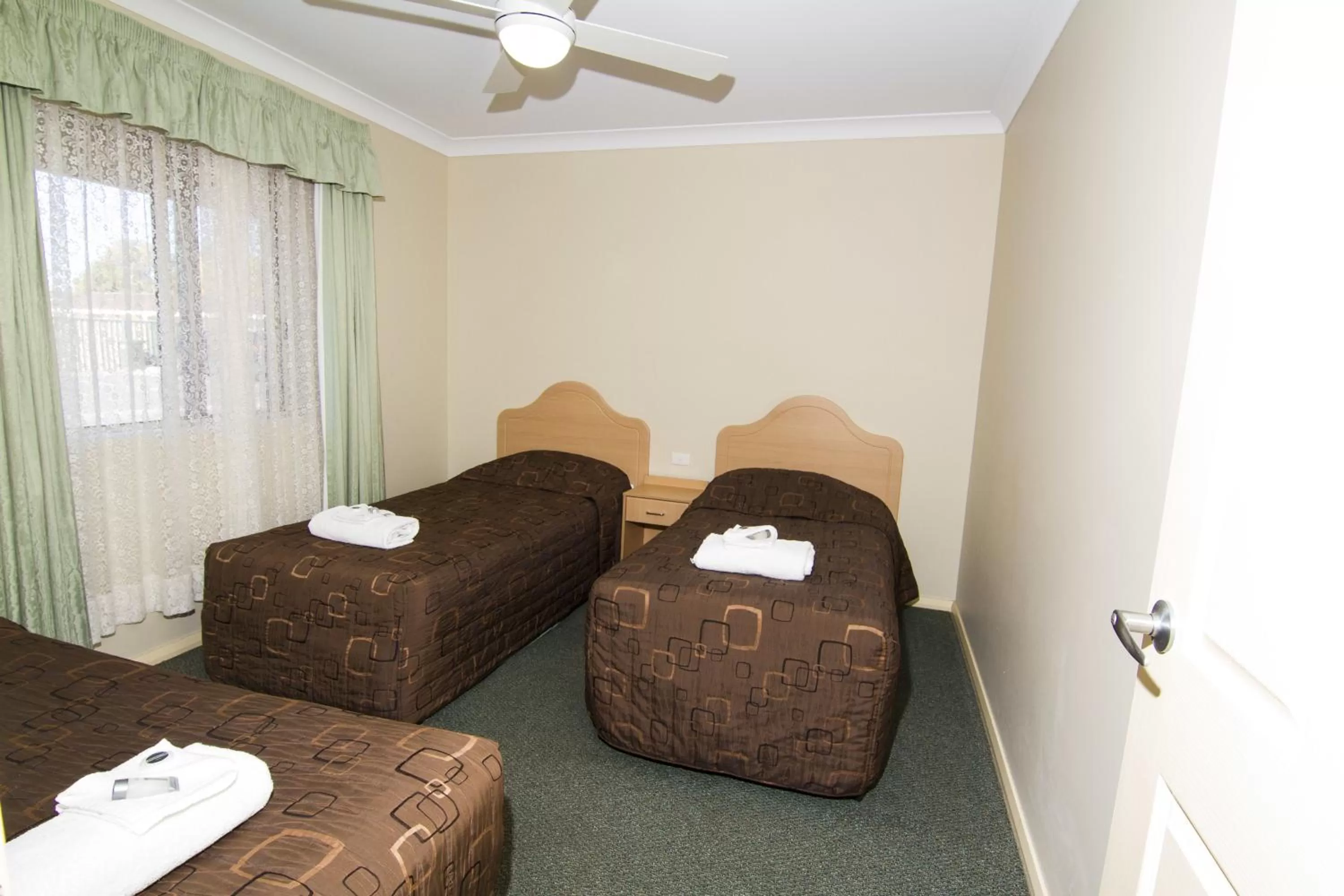 Bedroom in Green Gables Motel