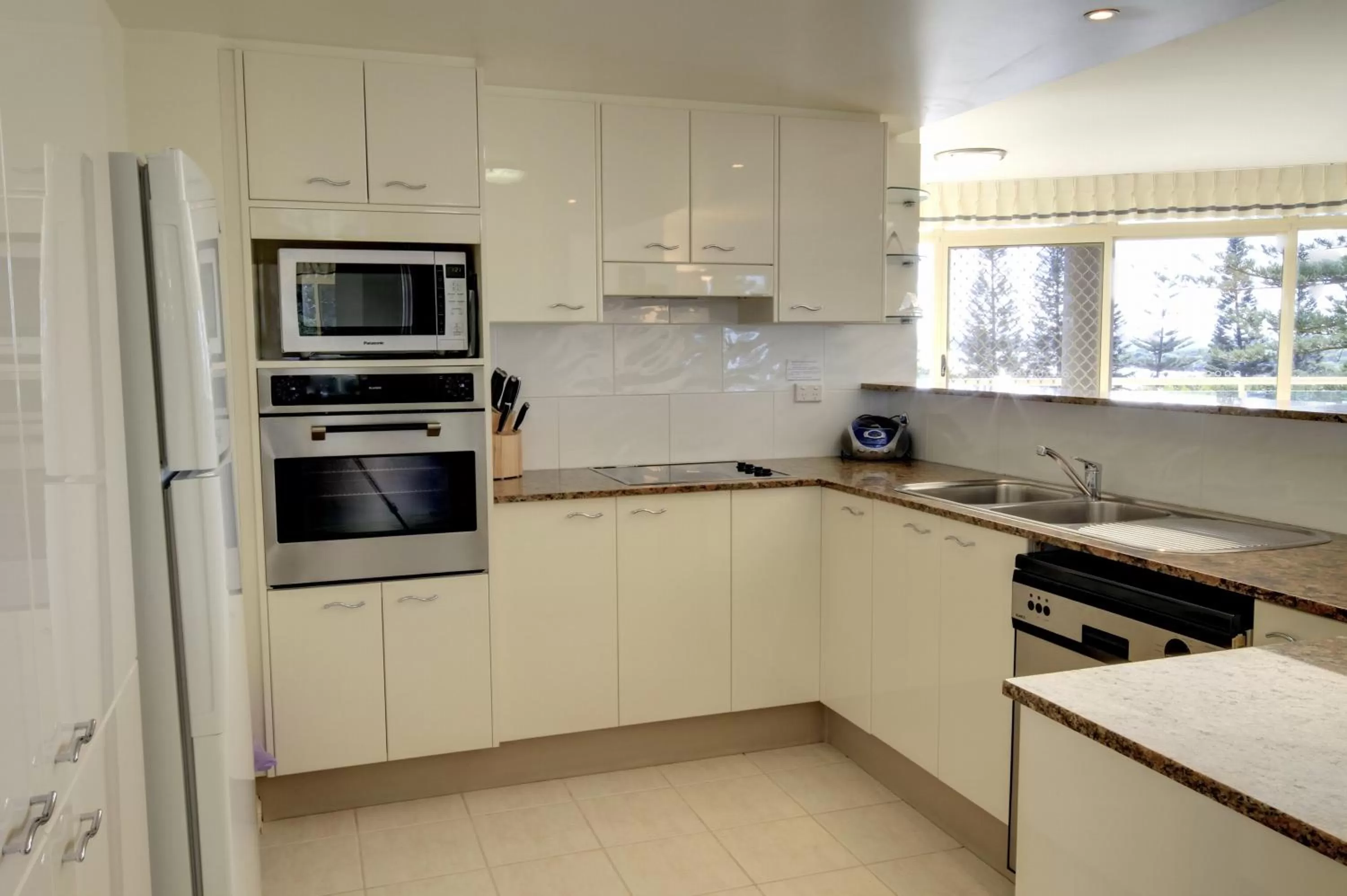Kitchen or kitchenette in Northpoint Apartments