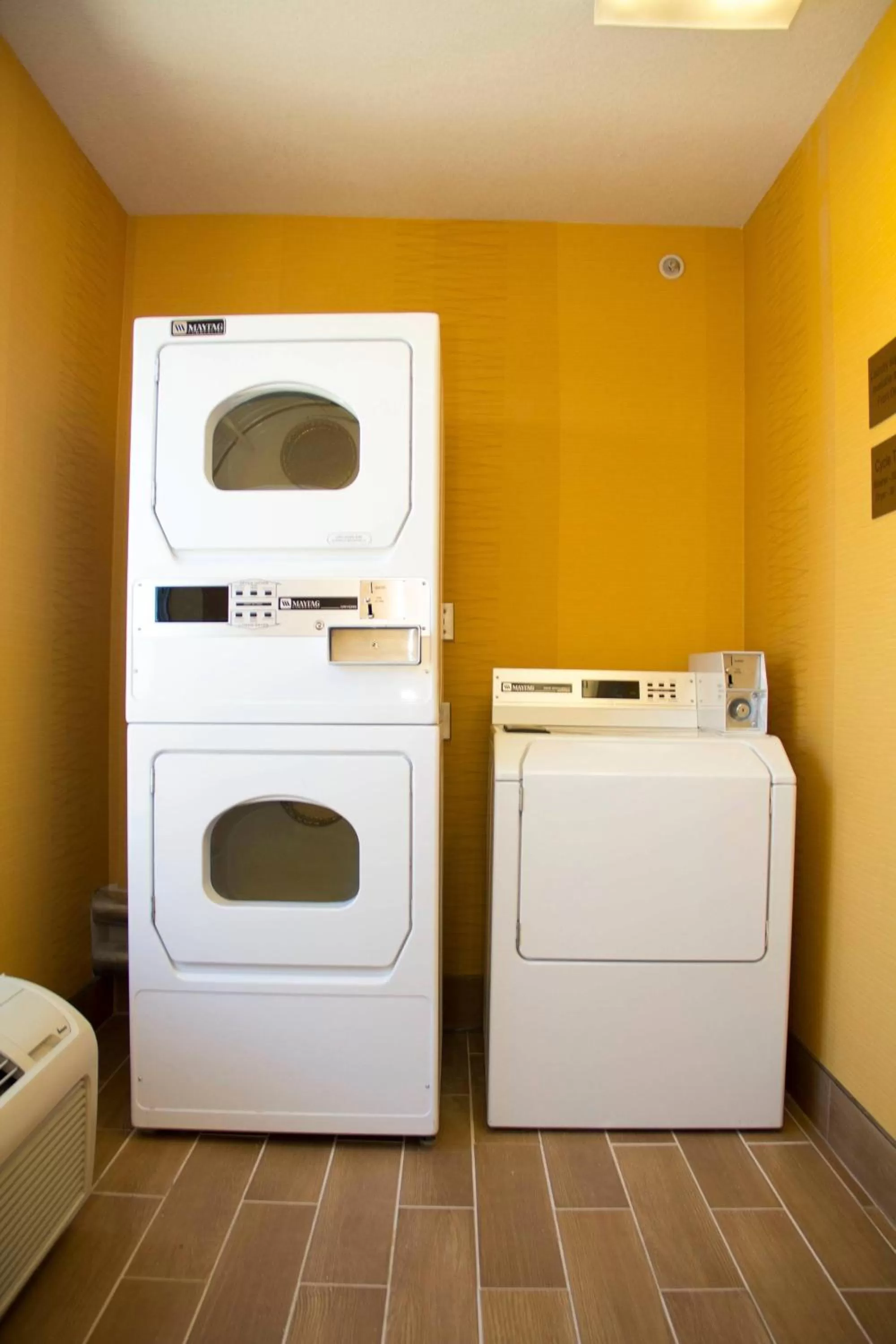 laundry in Peach Tree Inn and Suites