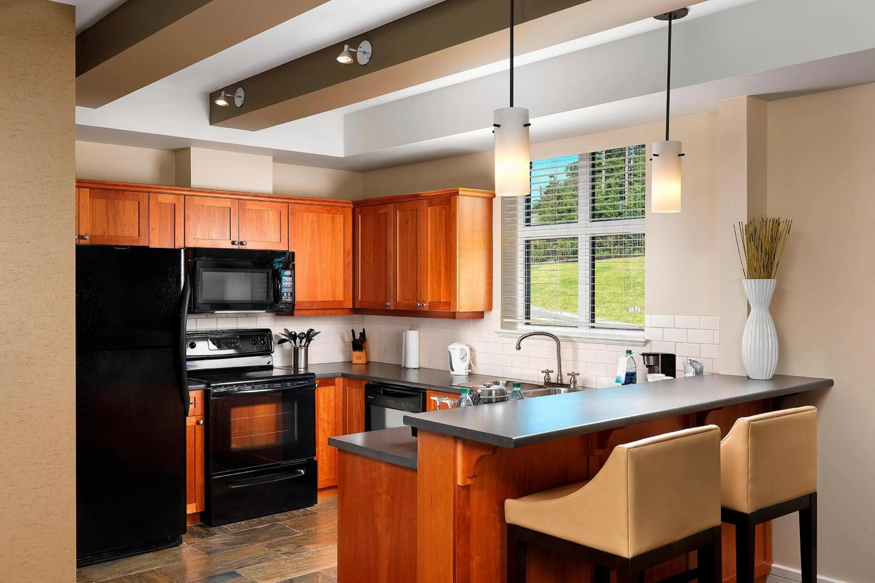 Kitchen or kitchenette in The Westin Bear Mountain Resort & Spa, Victoria