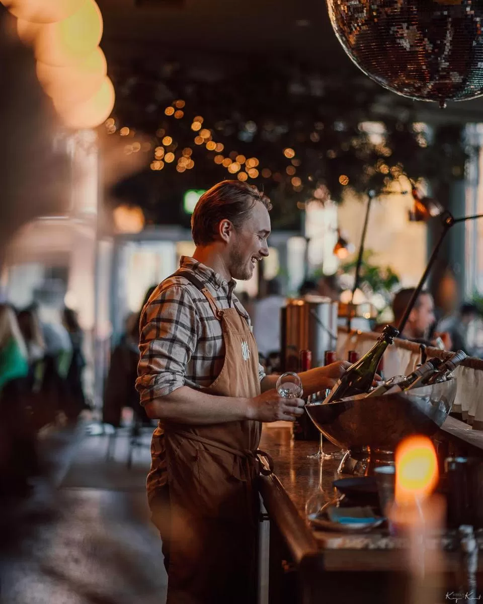 Restaurant/places to eat in Comfort Hotel Winn