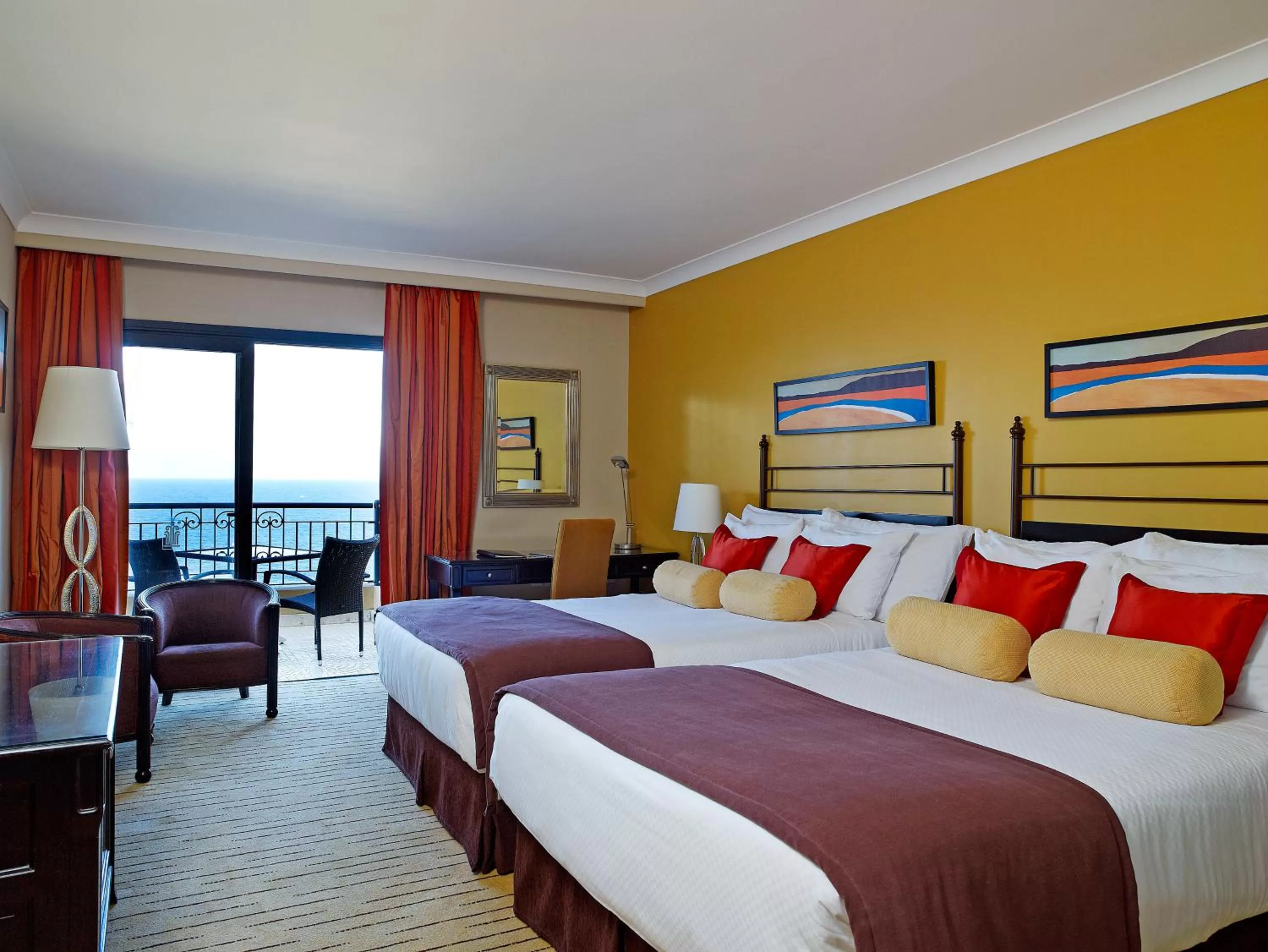 Bedroom, Bed in Corinthia St George's Bay