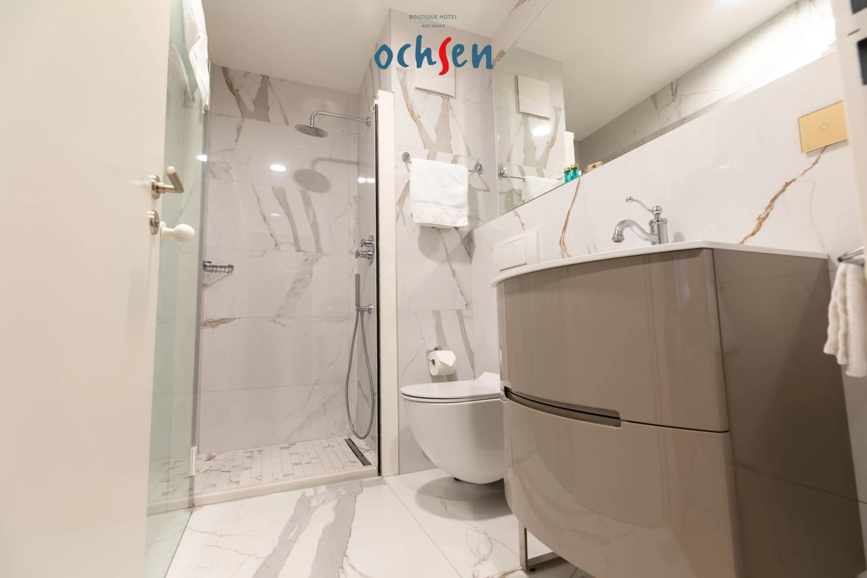 Shower in Boutique Hotel OchSen Self-Check-In