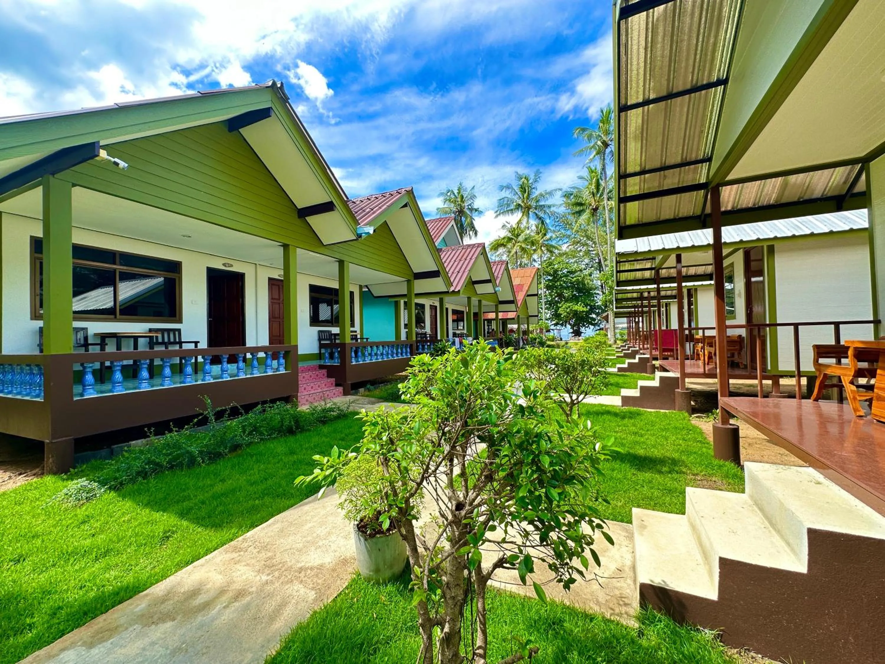 Garden in Lanta L.D. Beach Bungalow