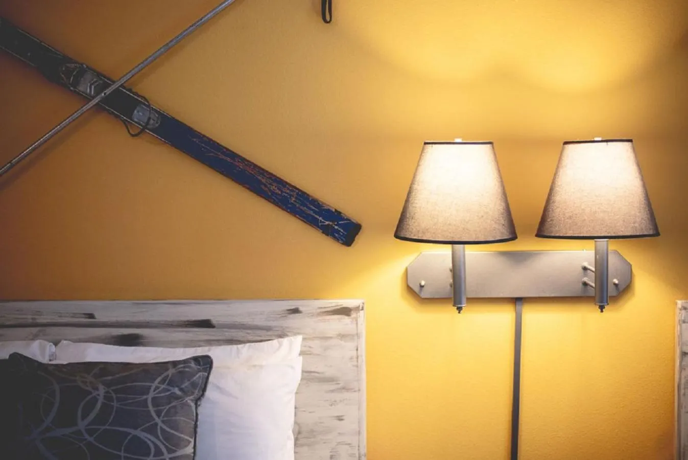 Bed in Mountain Inn at Lutsen