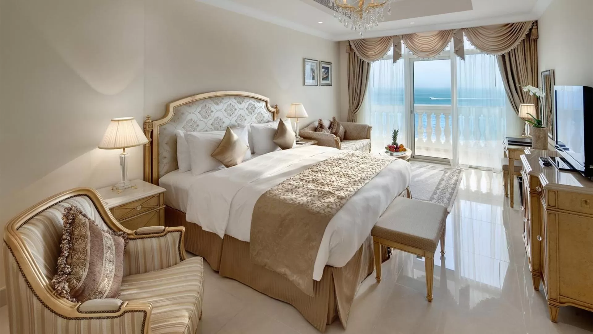 View (from property/room), Bed in Kempinski Hotel & Residences Palm Jumeirah