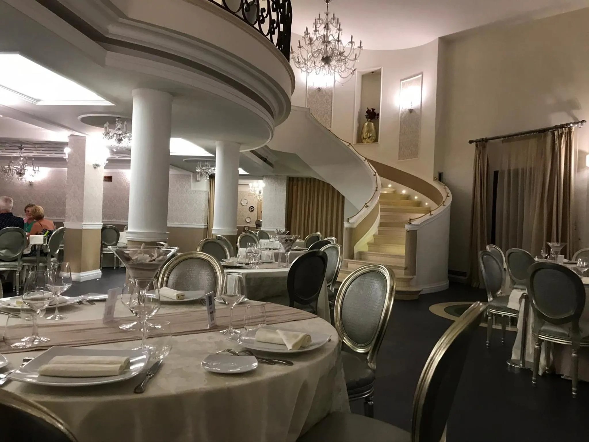 Restaurant/places to eat in Marina Holiday & Spa