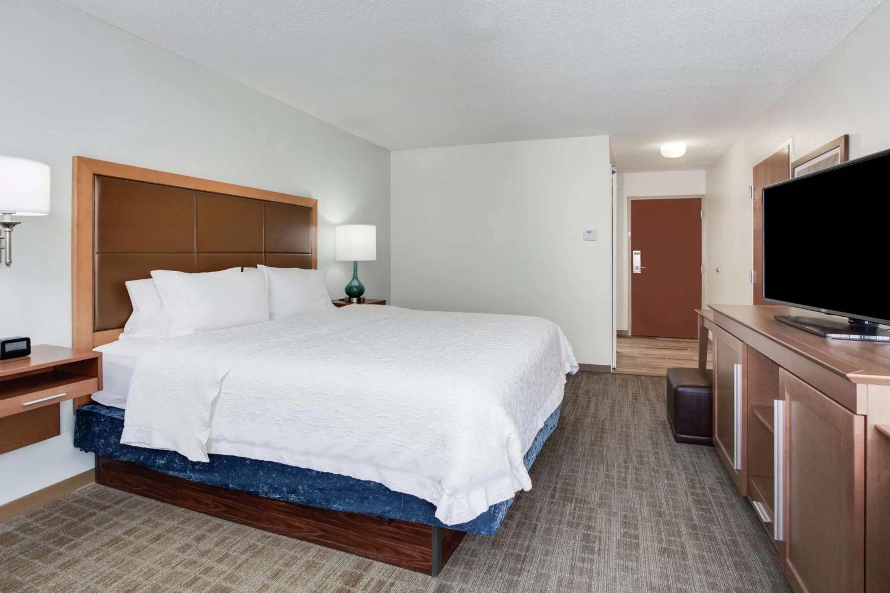 Bed in Hampton Inn Orlando International Drive Convention Center