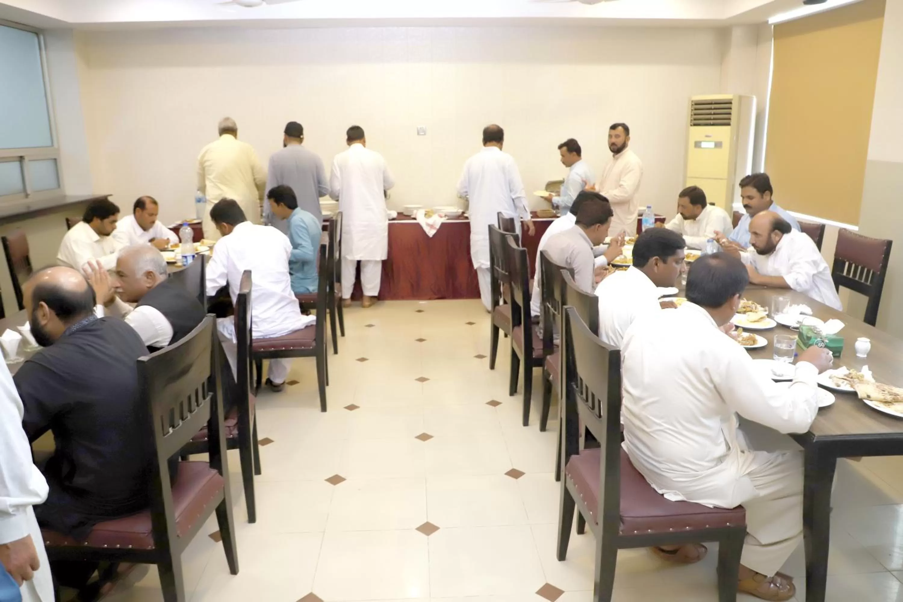 Restaurant/places to eat in Hotel Multan Continental