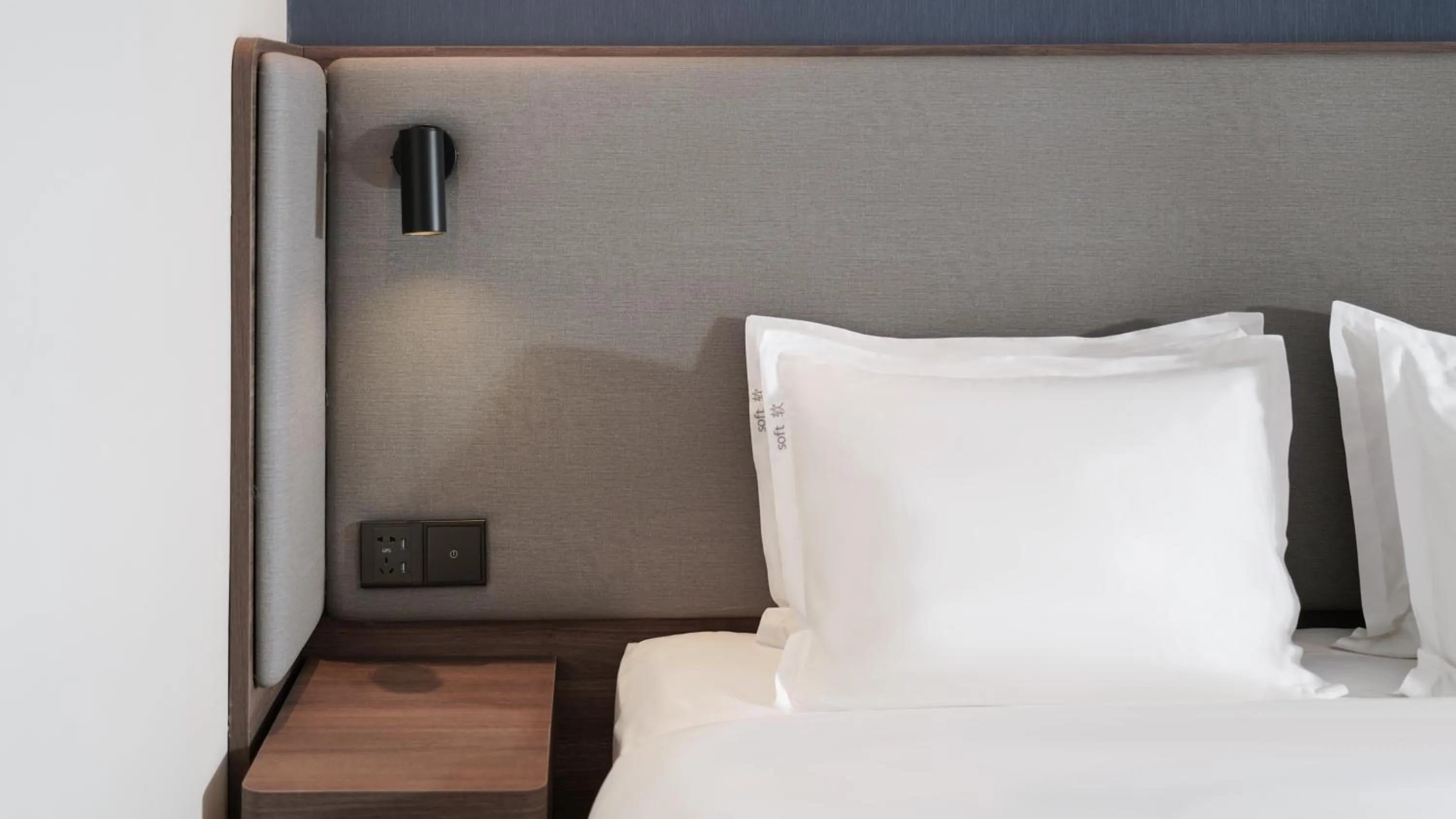 Bed in Holiday Inn Express Kunming Panlong by IHG