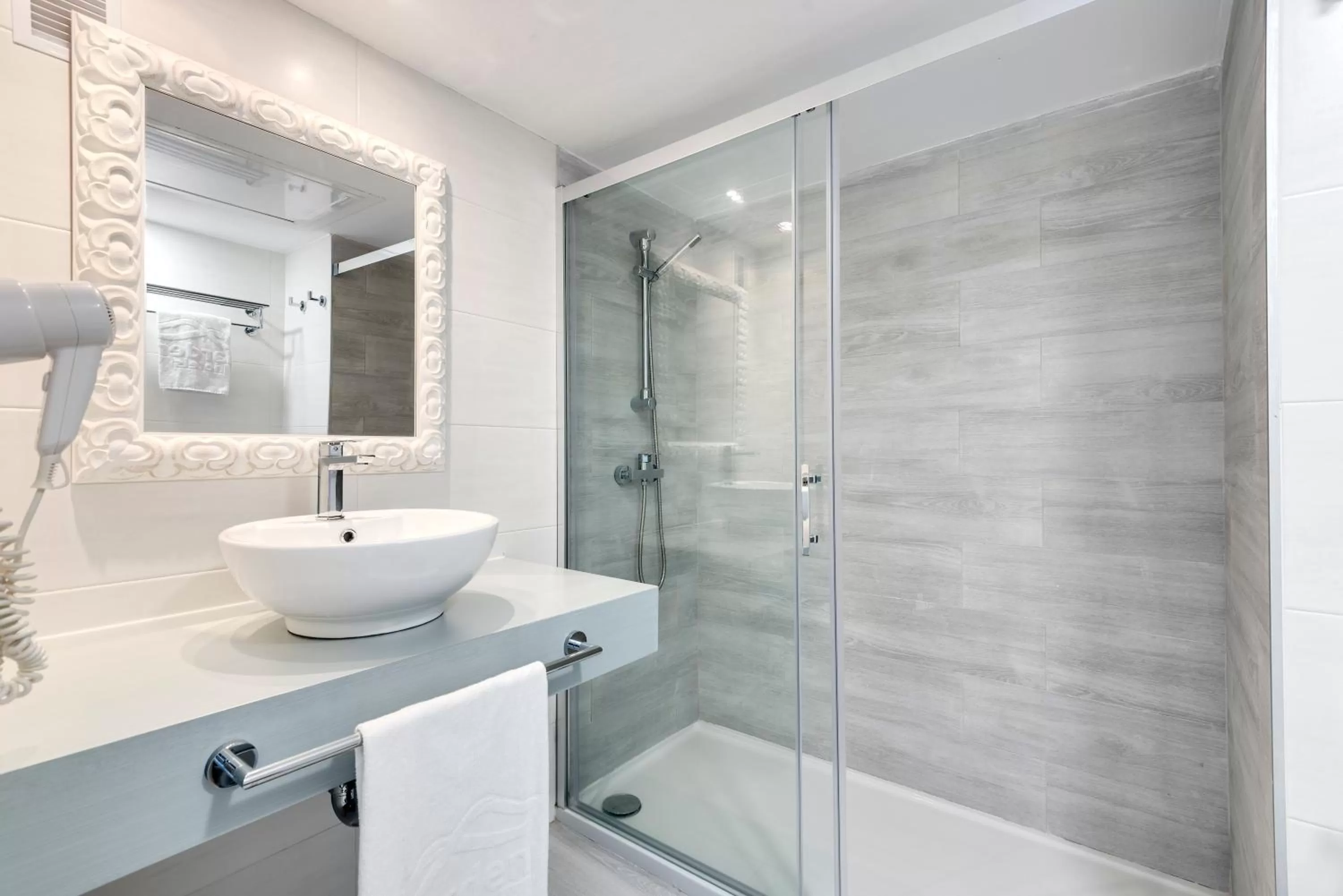 Bathroom in Alcudia Garden Aparthotel