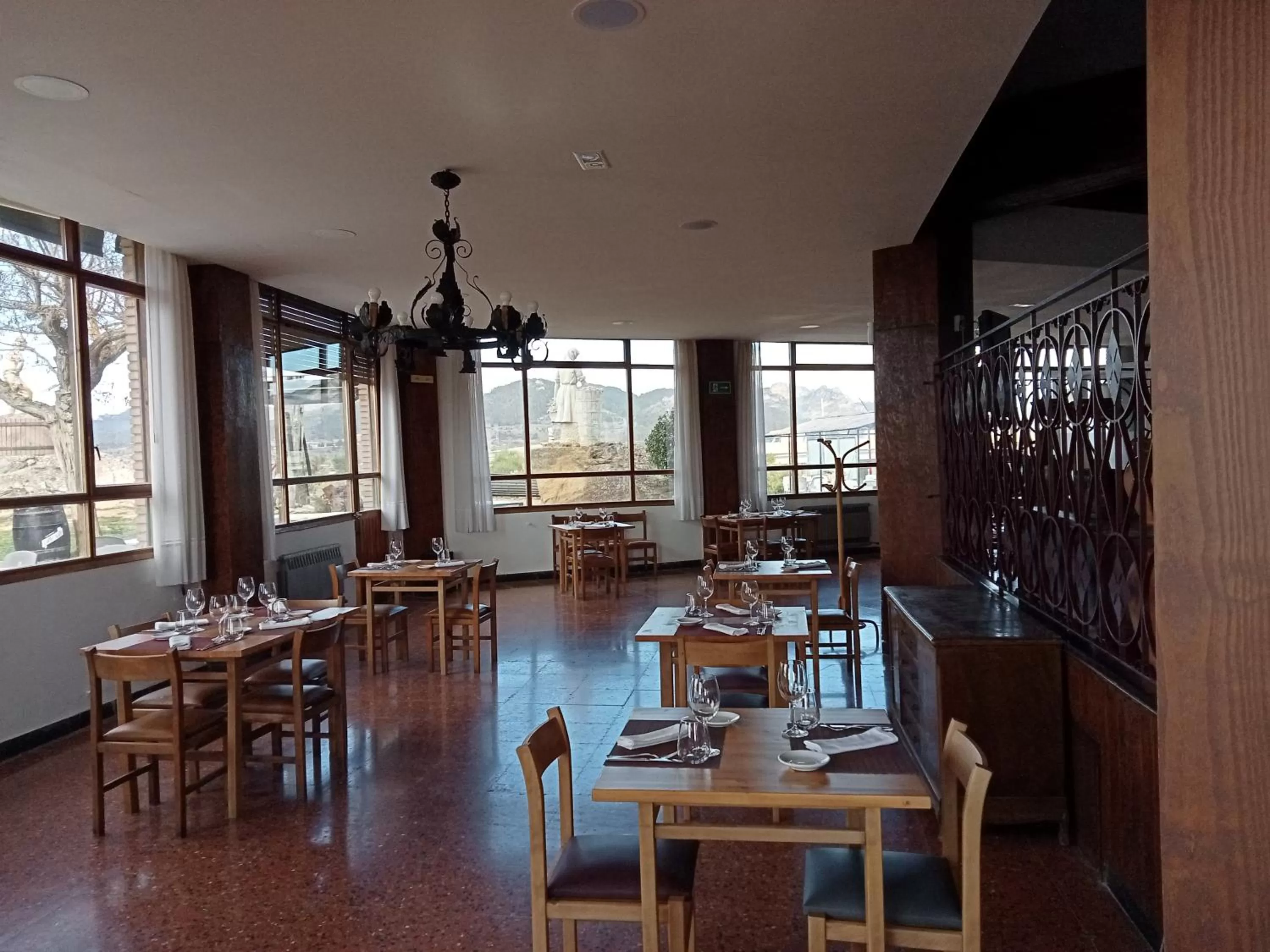 Restaurant/places to eat in Portal De La Rioja