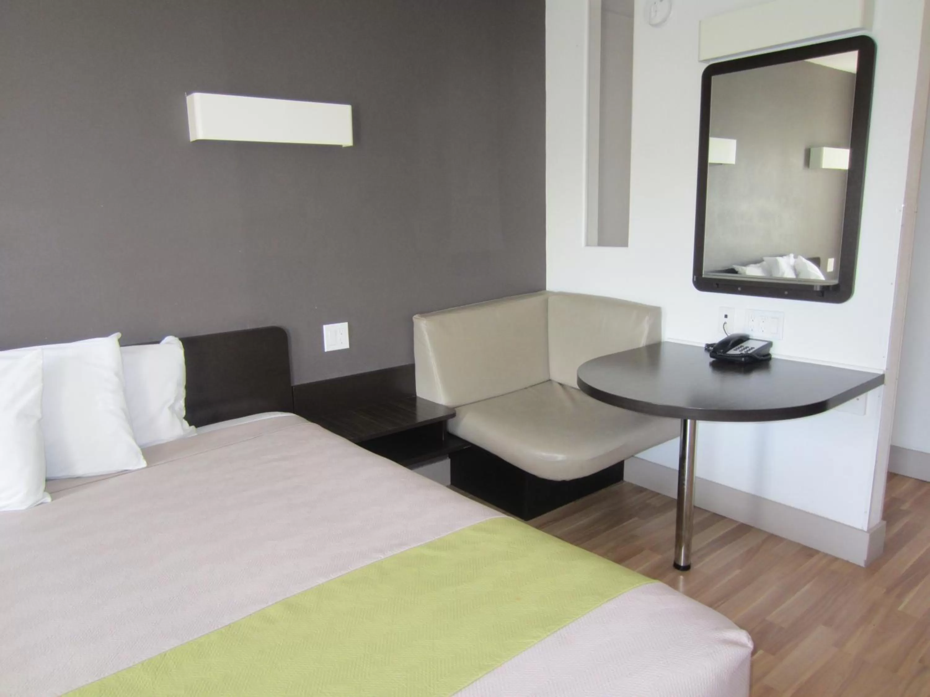 Bed in Studio 6-Concord, CA