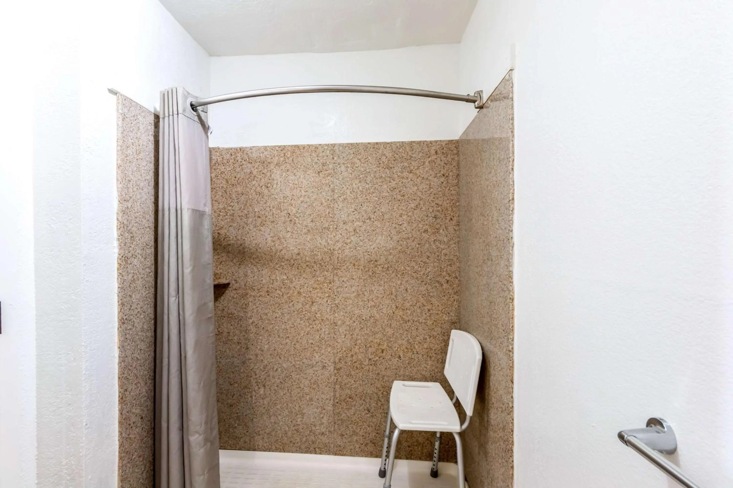 Bathroom in Motel 6 San Antonio, TX - Frost Bank Center