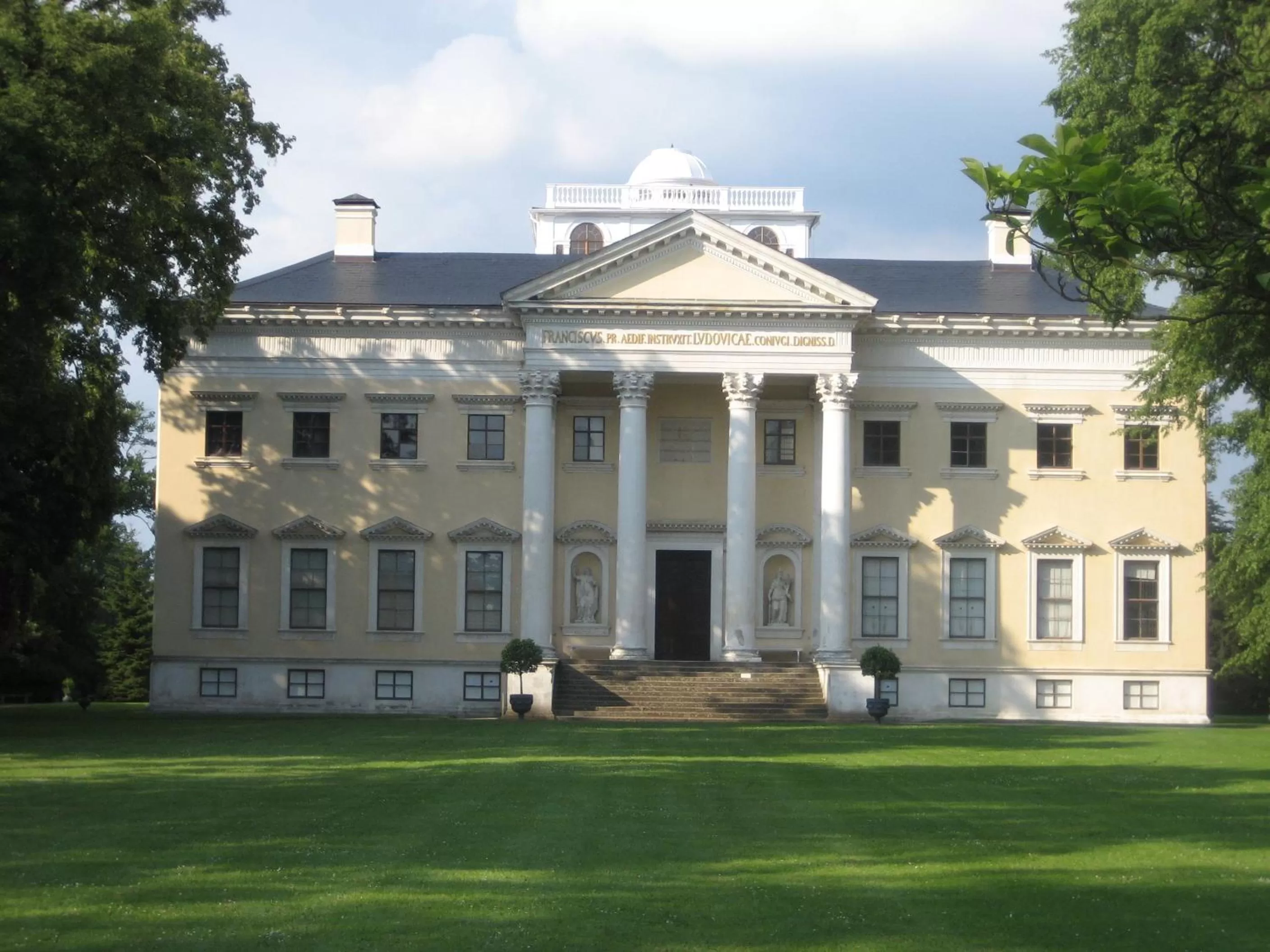 Nearby landmark in Hotel Landhaus Wörlitzer Hof