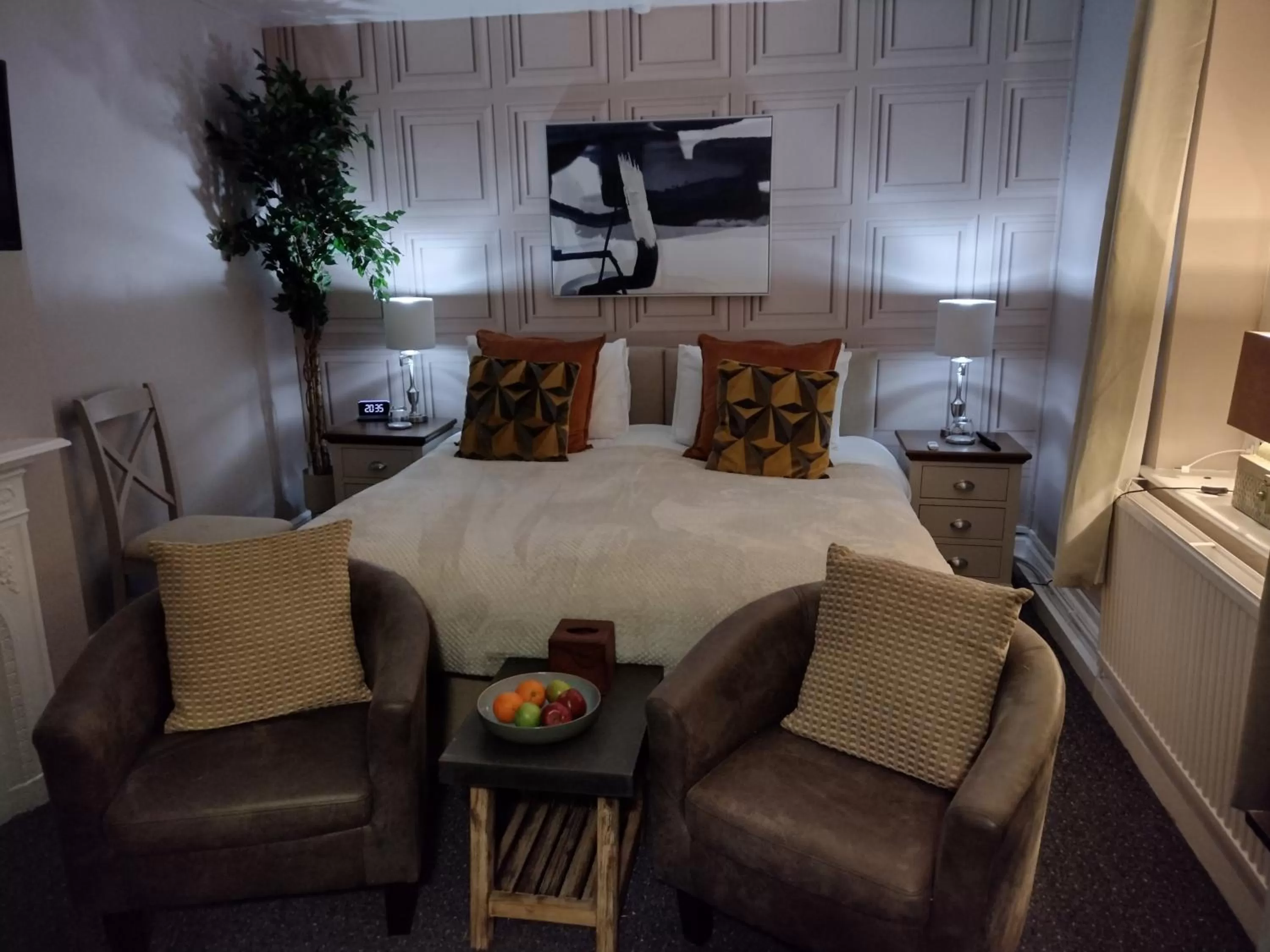 Bed in The Crown Inn Keynsham