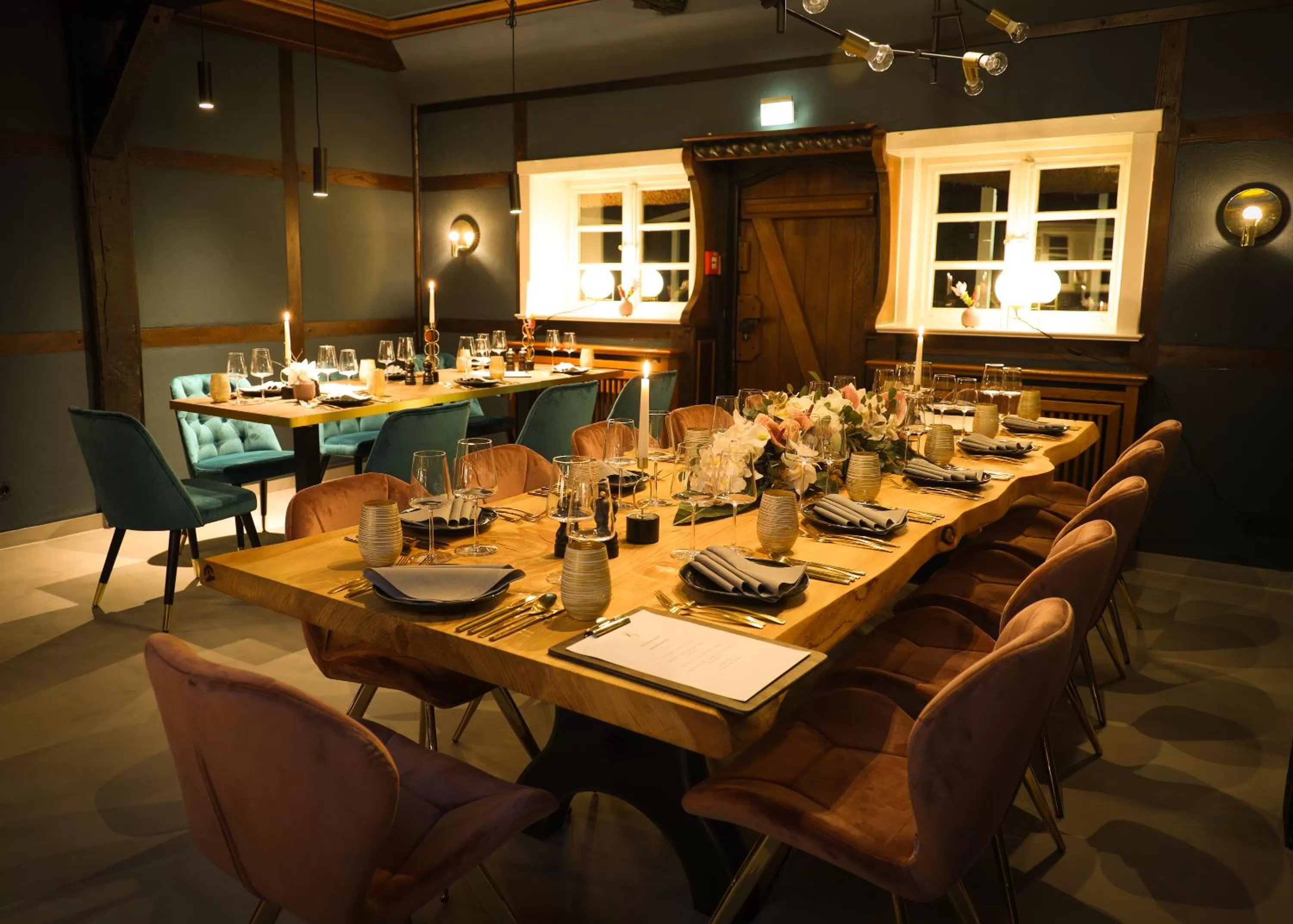 Restaurant/places to eat in Meinsbur Boutique Hotel