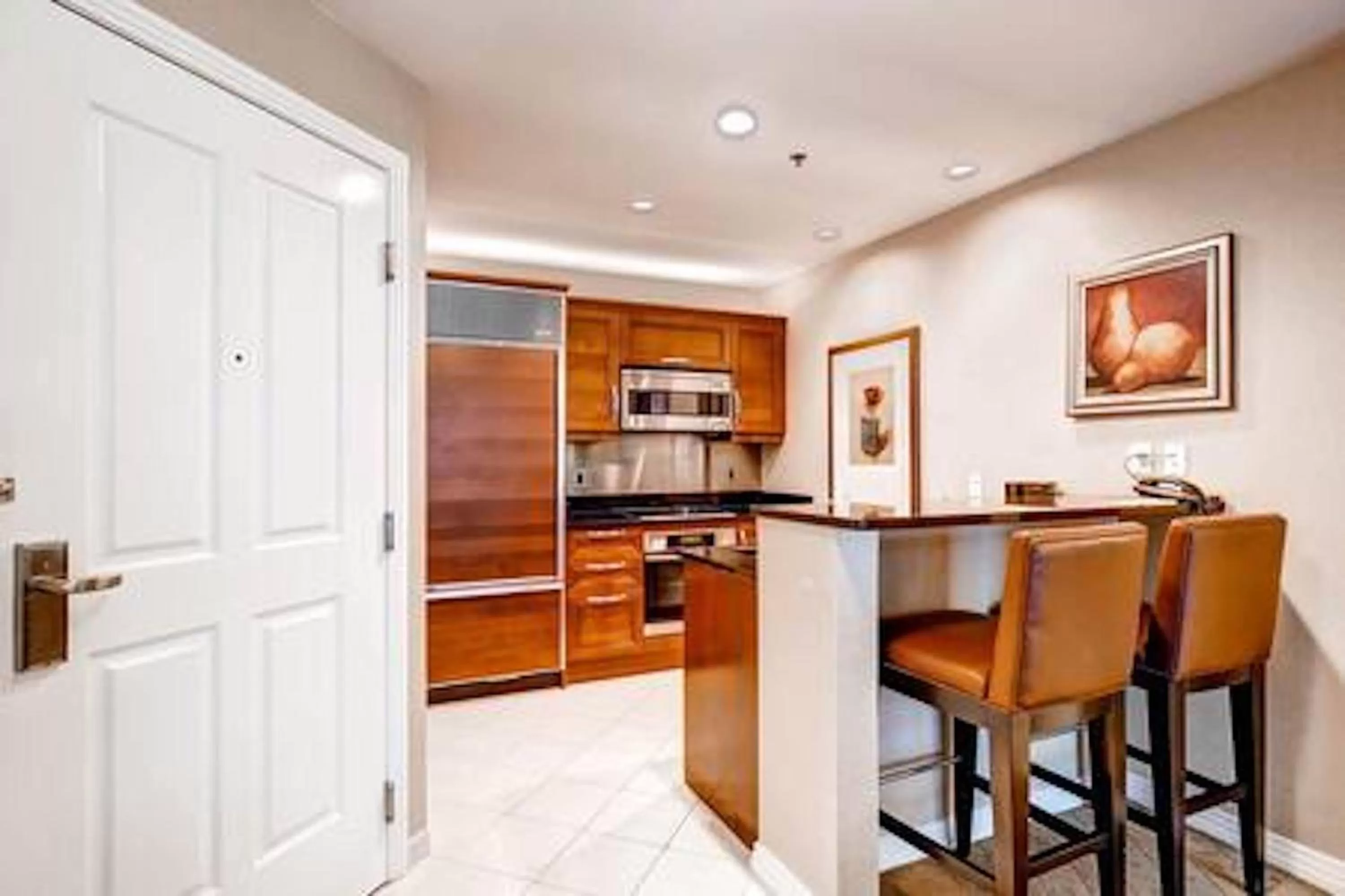 kitchen, Kitchen/Kitchenette in MGM Signature Strip view balcony full kitchen - 1 Br suite 2 full bath - F1 track view