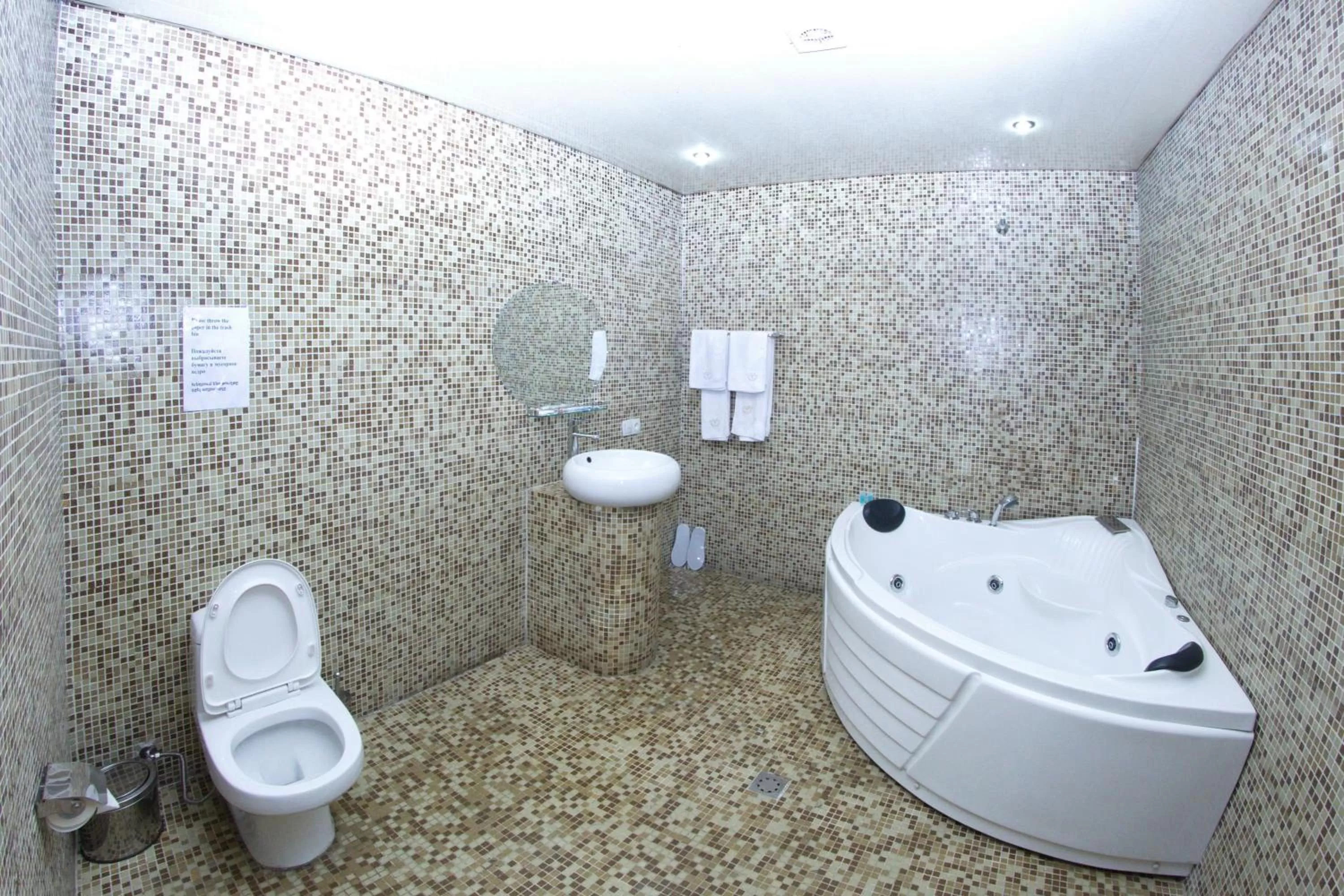 Bathroom in Venezia Palazzo Hotel