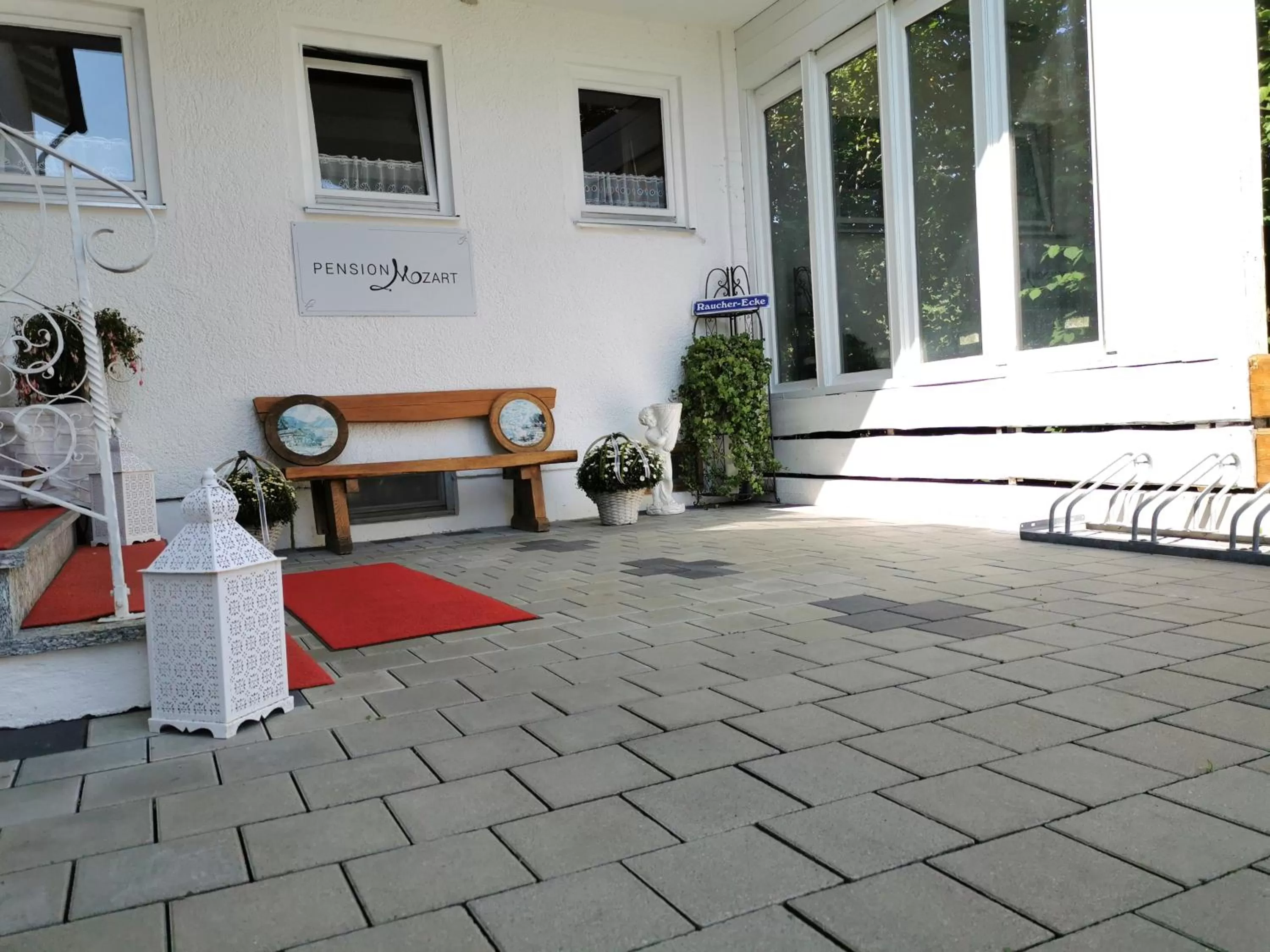 Facade/entrance in Pension Mozart