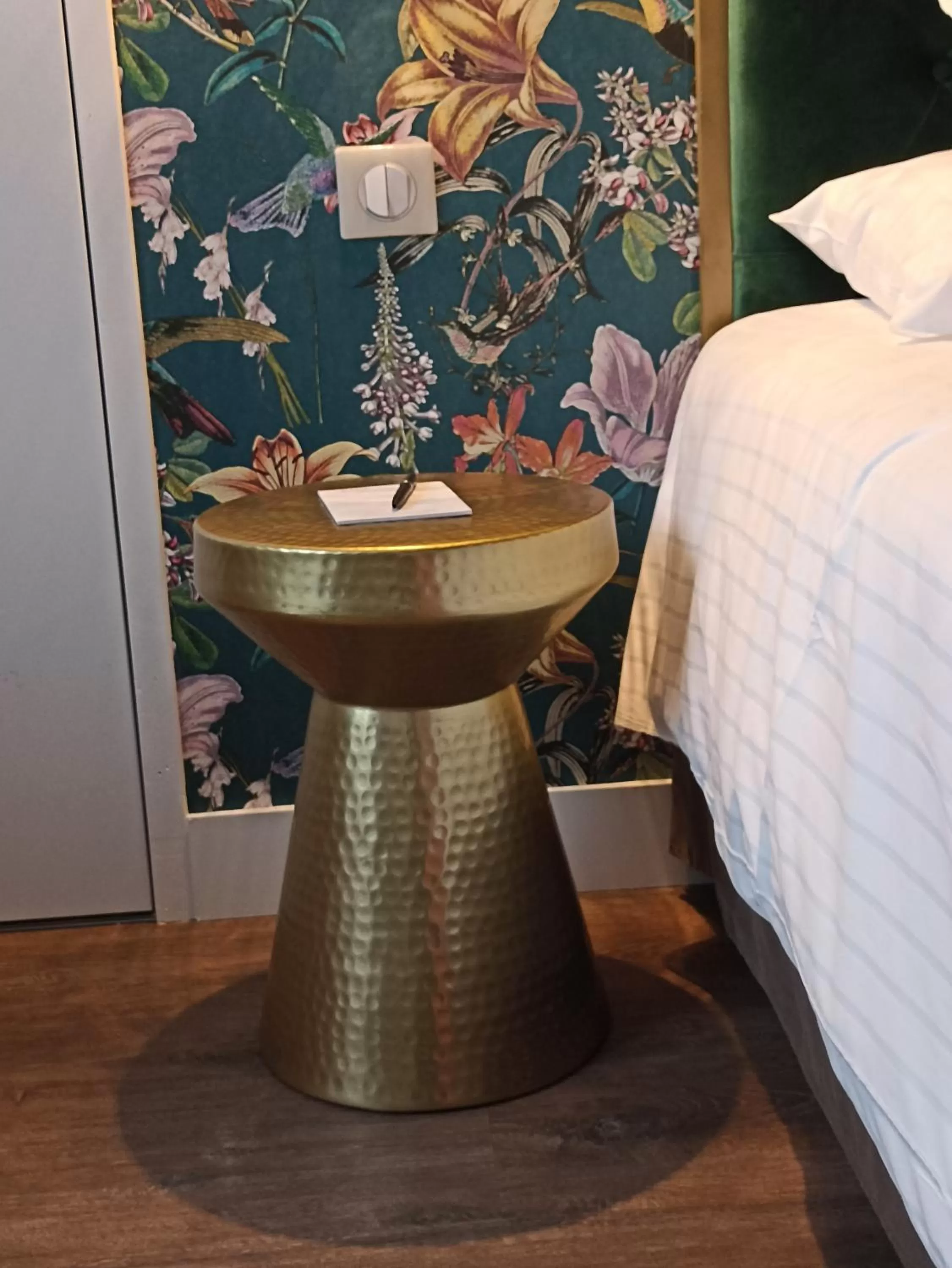 Decorative detail, Bed in Hotel de Champagne