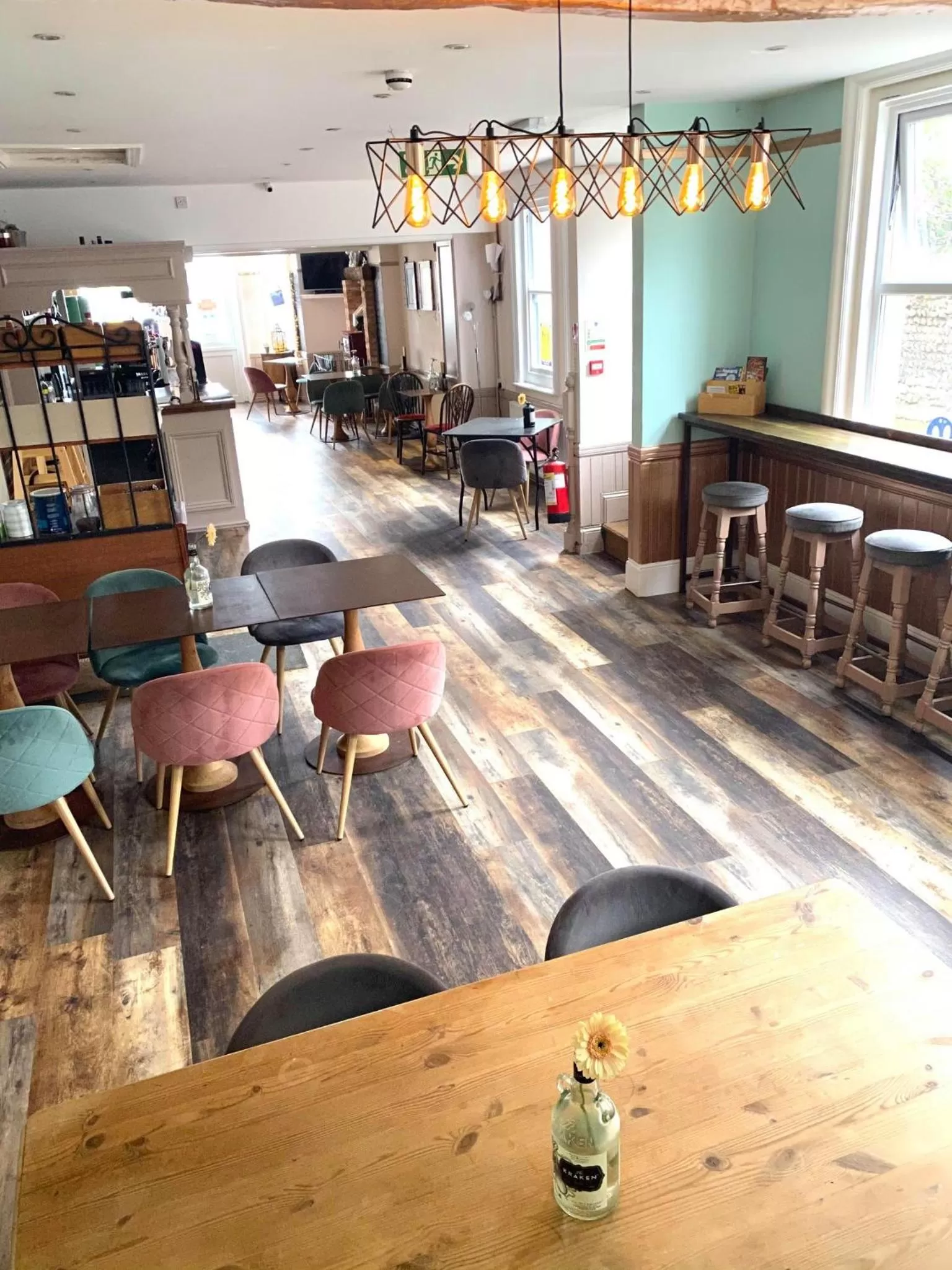 Restaurant/places to eat in Beach Green Hotel