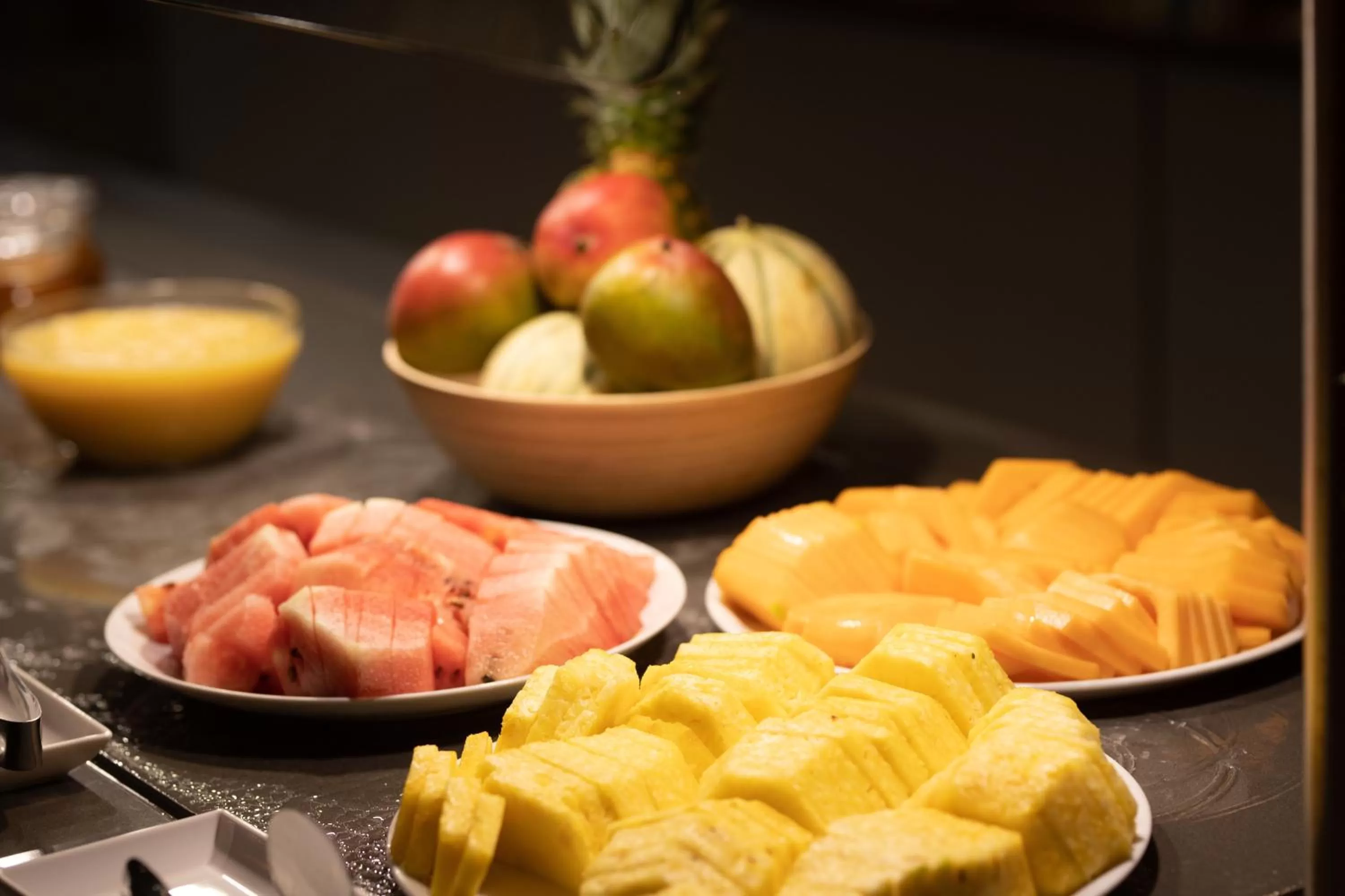 Buffet breakfast in Zenitude Hôtel Résidences Le Salako