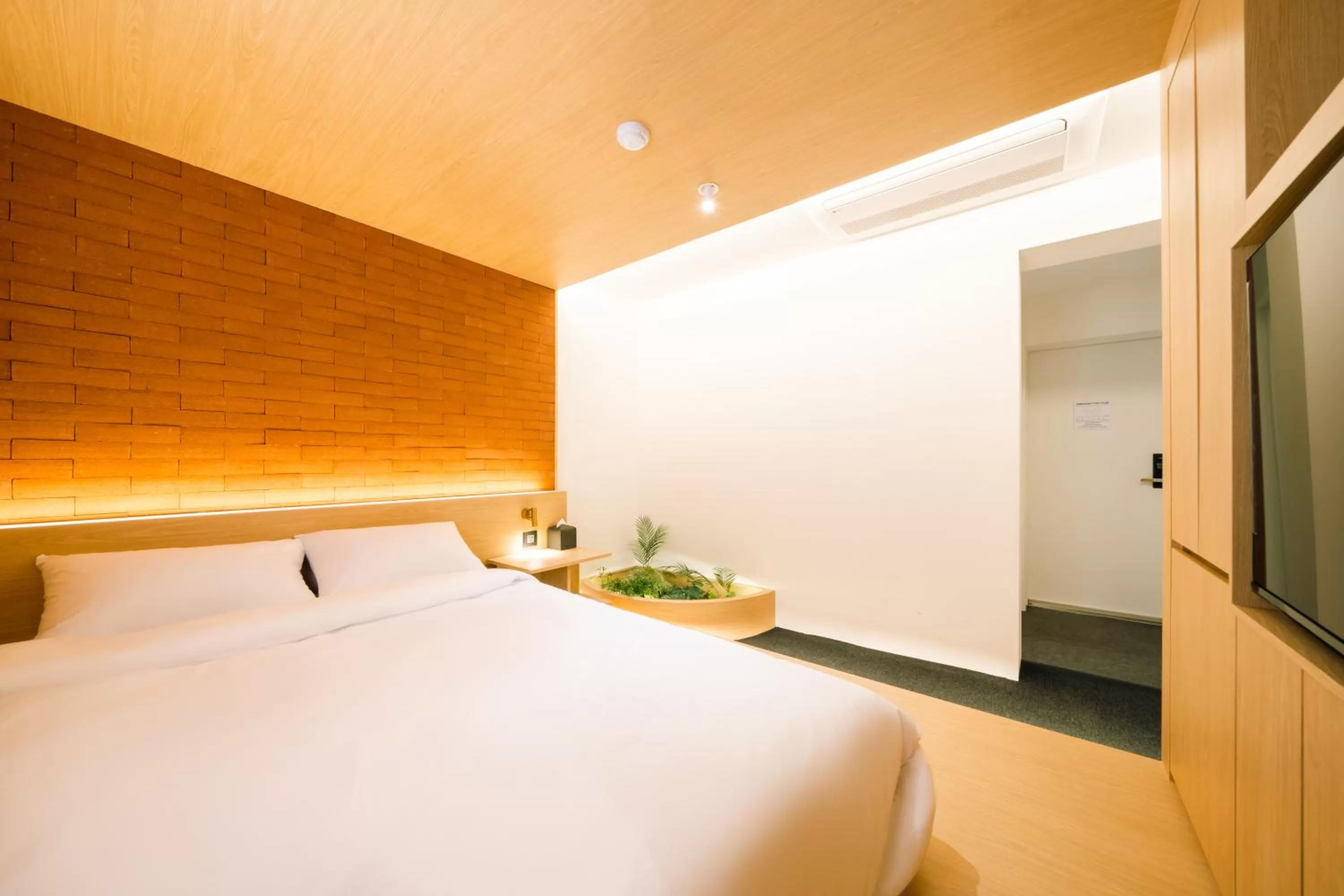 Bed in Y Collection by Unboundi Gyeongju