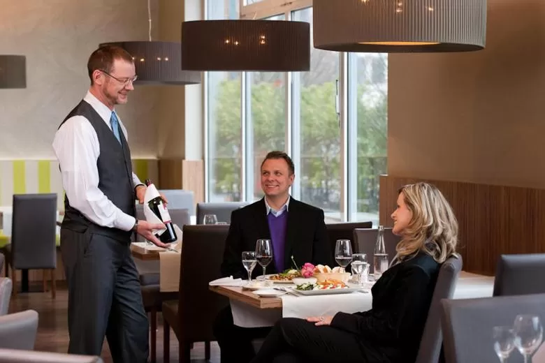 Restaurant/places to eat in Mercure Hotel Hamburg am Volkspark