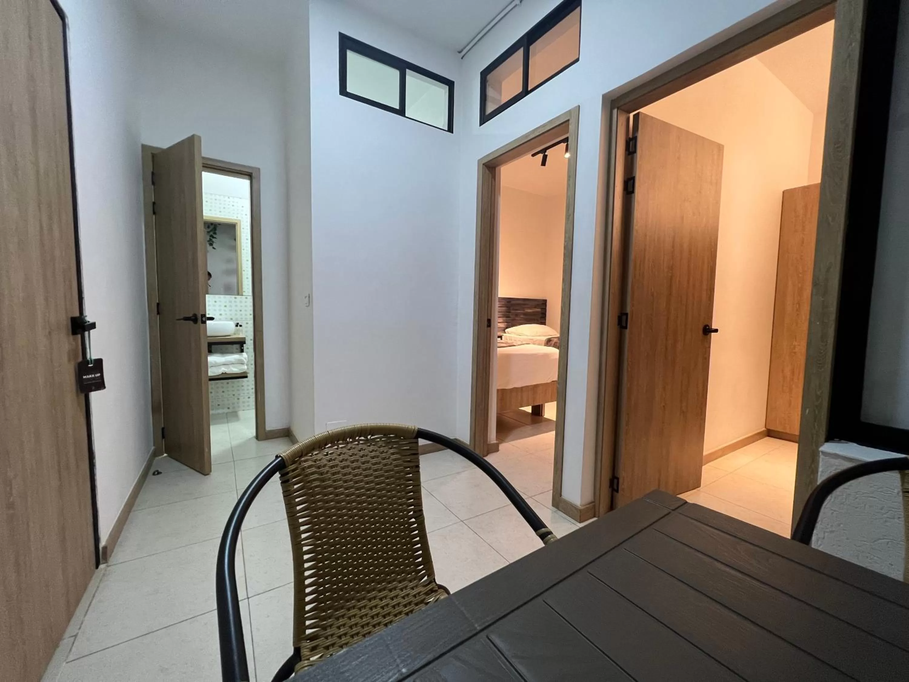 Dining area, Bed in HOTEL 9.5 SAN FERNANDO