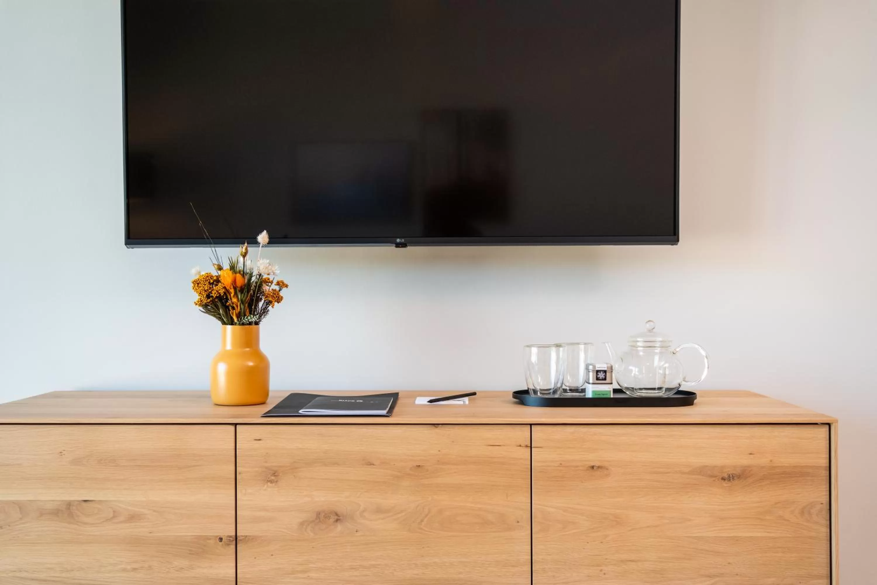 TV and multimedia in Black F Tower - Serviced Apartments