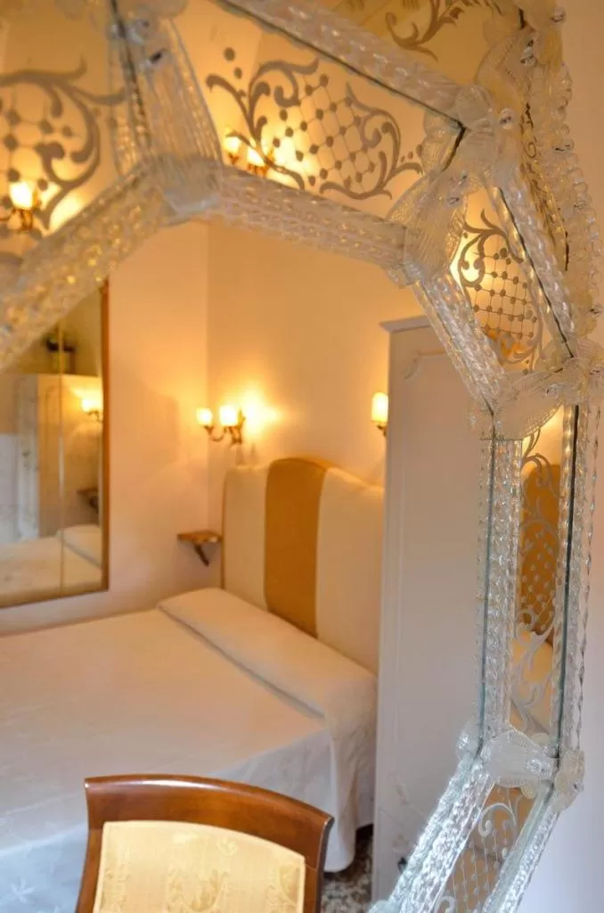 Bed in Cà Del Modena Room only