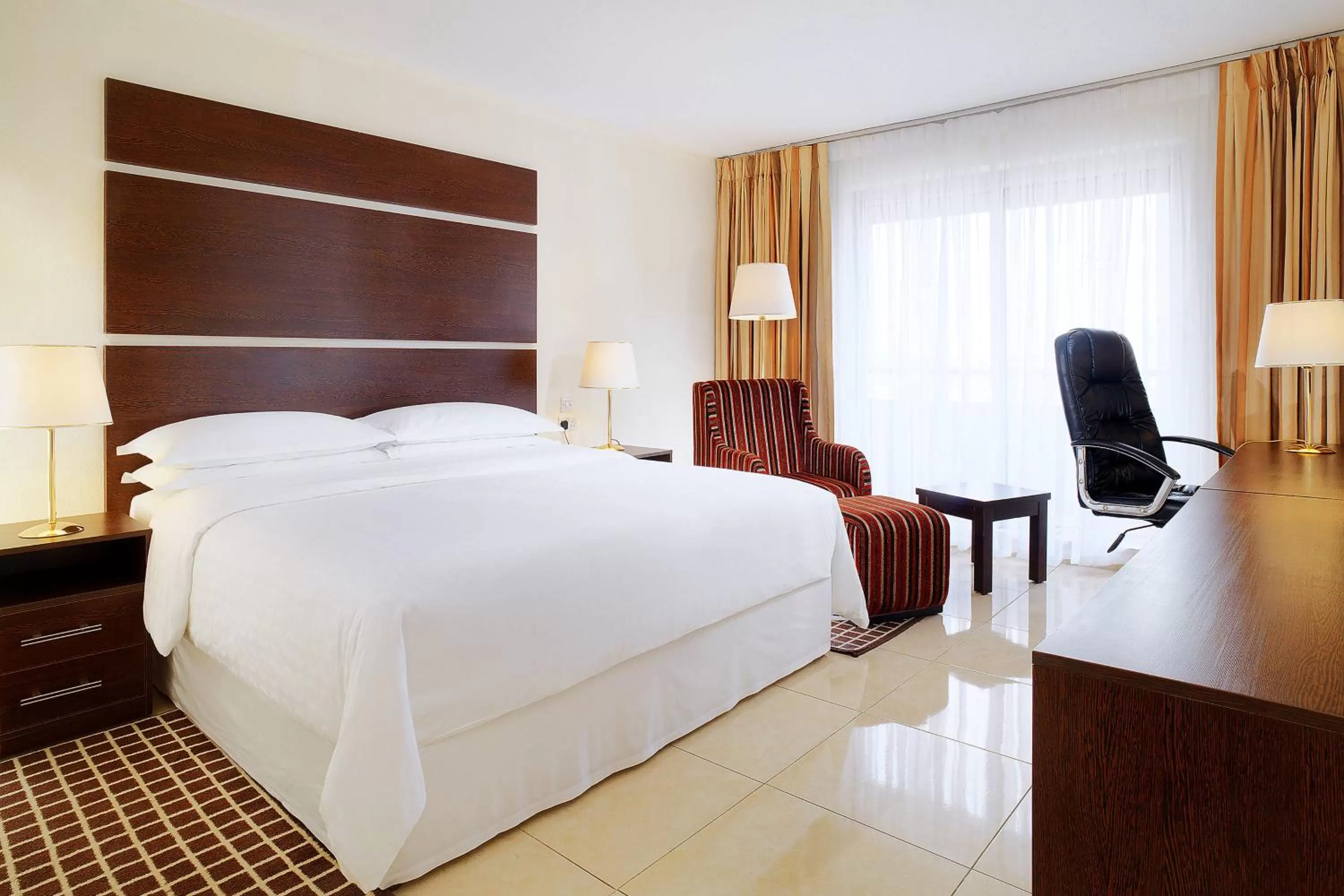 Club King, Tower Lounge access level, Guest room, 1 King in Abuja Continental Hotel