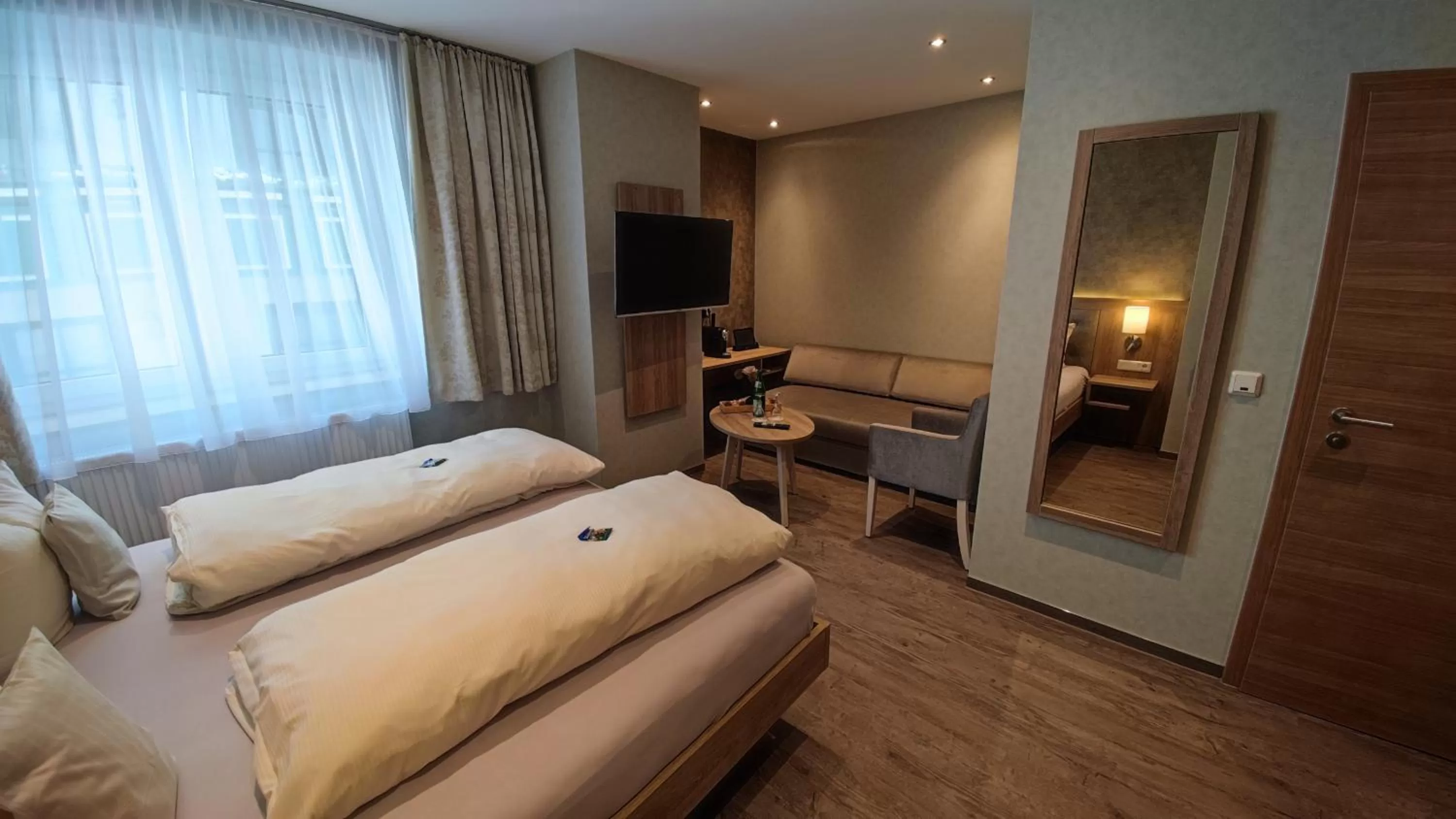 Photo of the whole room, Bed in Hotel Garni "Zur Alten Post"