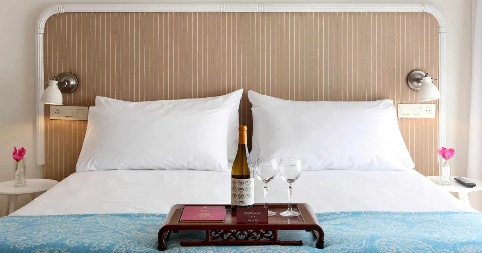 Bed in Augusta Club & Spa - Adults Only