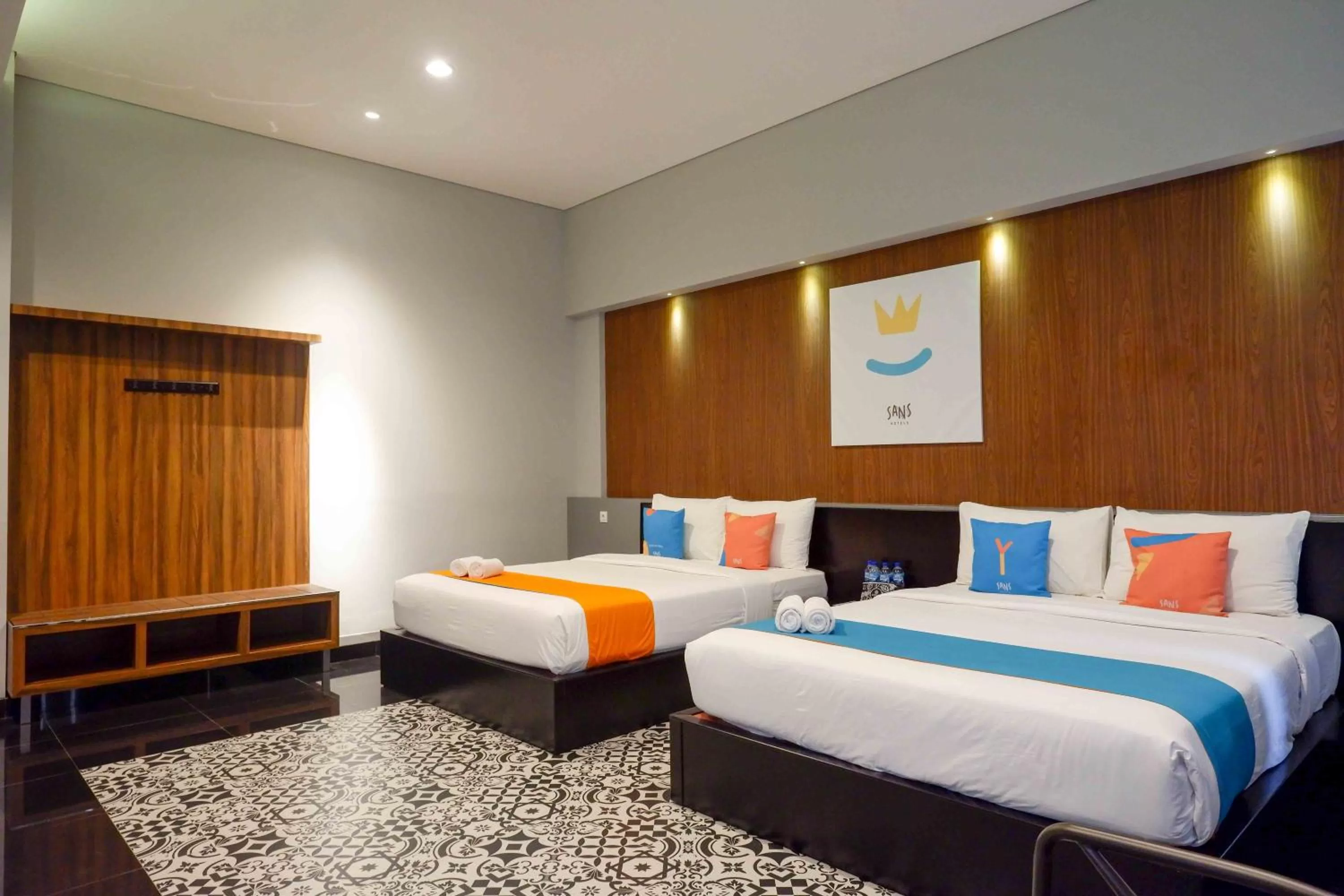 Bedroom, Bed in Sans Hotel Empress Simpang Lima