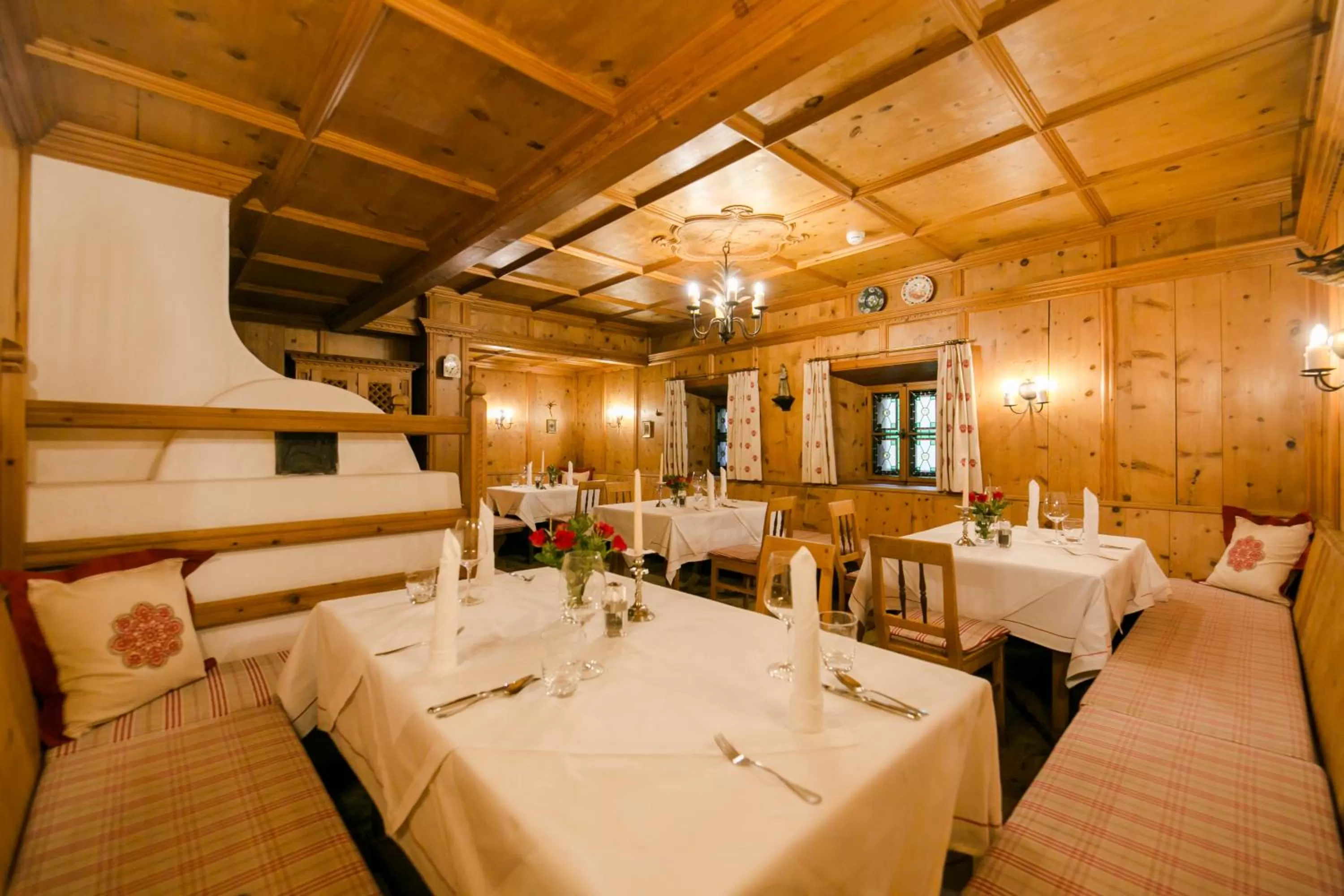 Restaurant/places to eat in Hotel Sailer