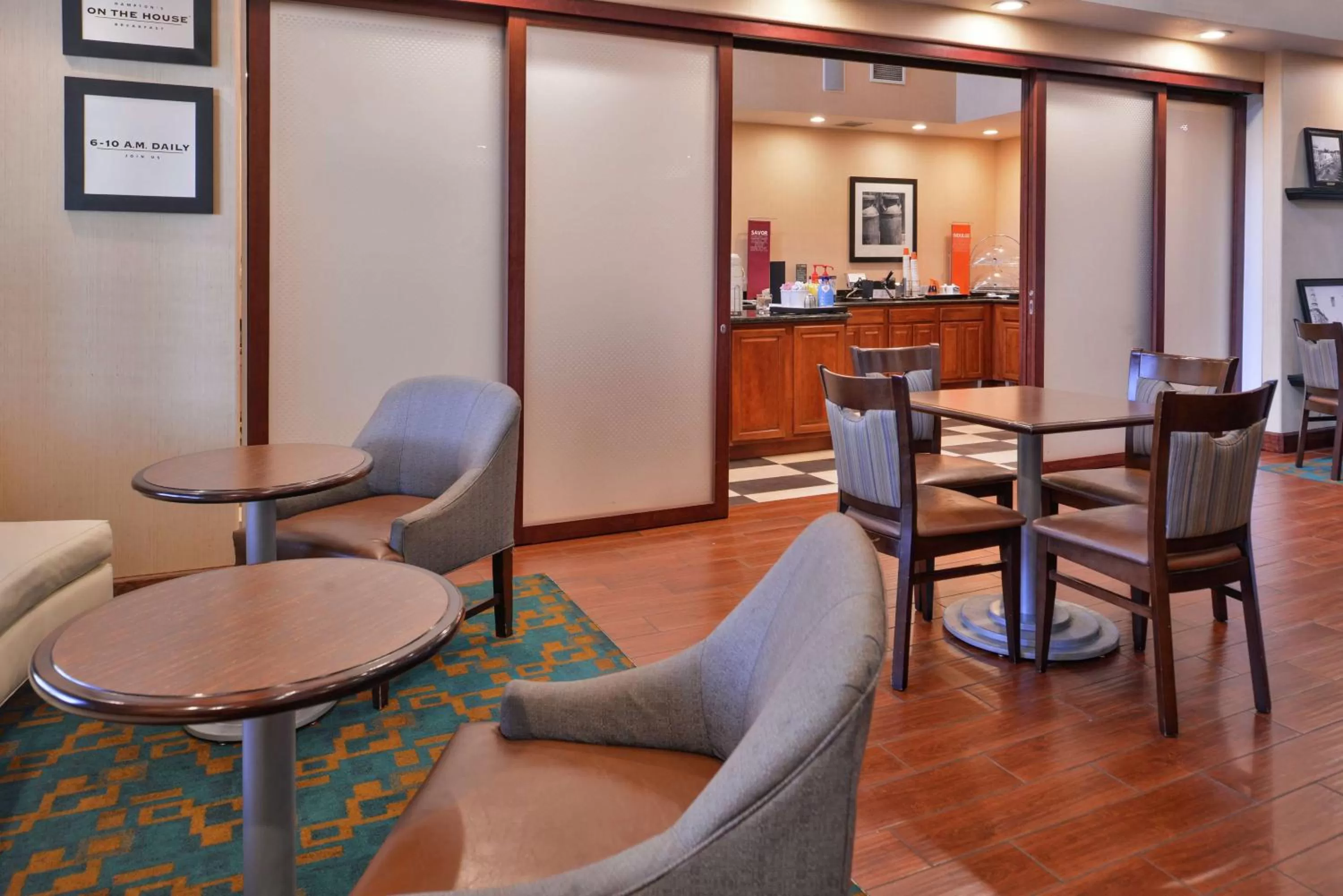 Breakfast in Hampton Inn & Suites Woodland-Sacramento Area