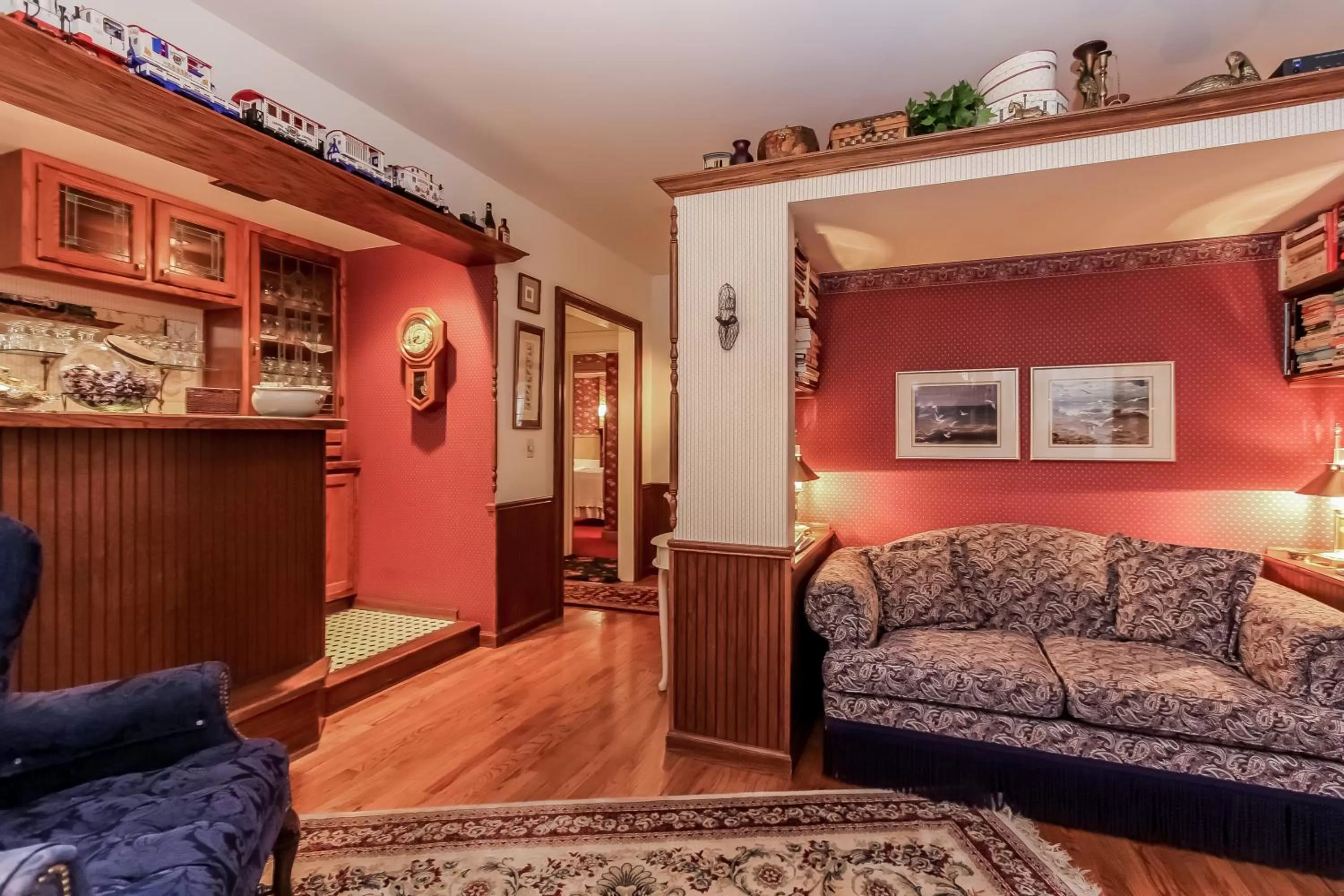 Communal lounge/ TV room in Yelton Manor Bed and Breakfast