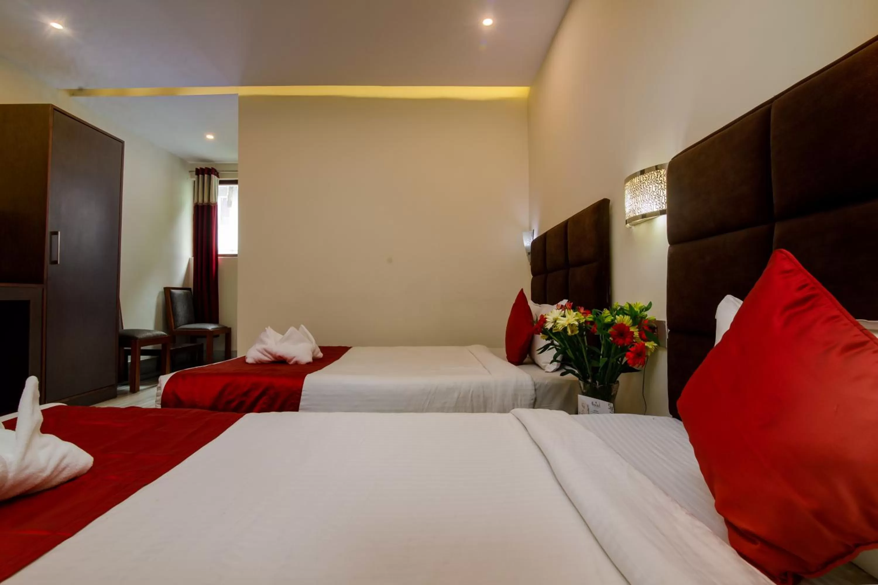 Bed in Muscatel Yavachi - 400 Mts from MG Marg