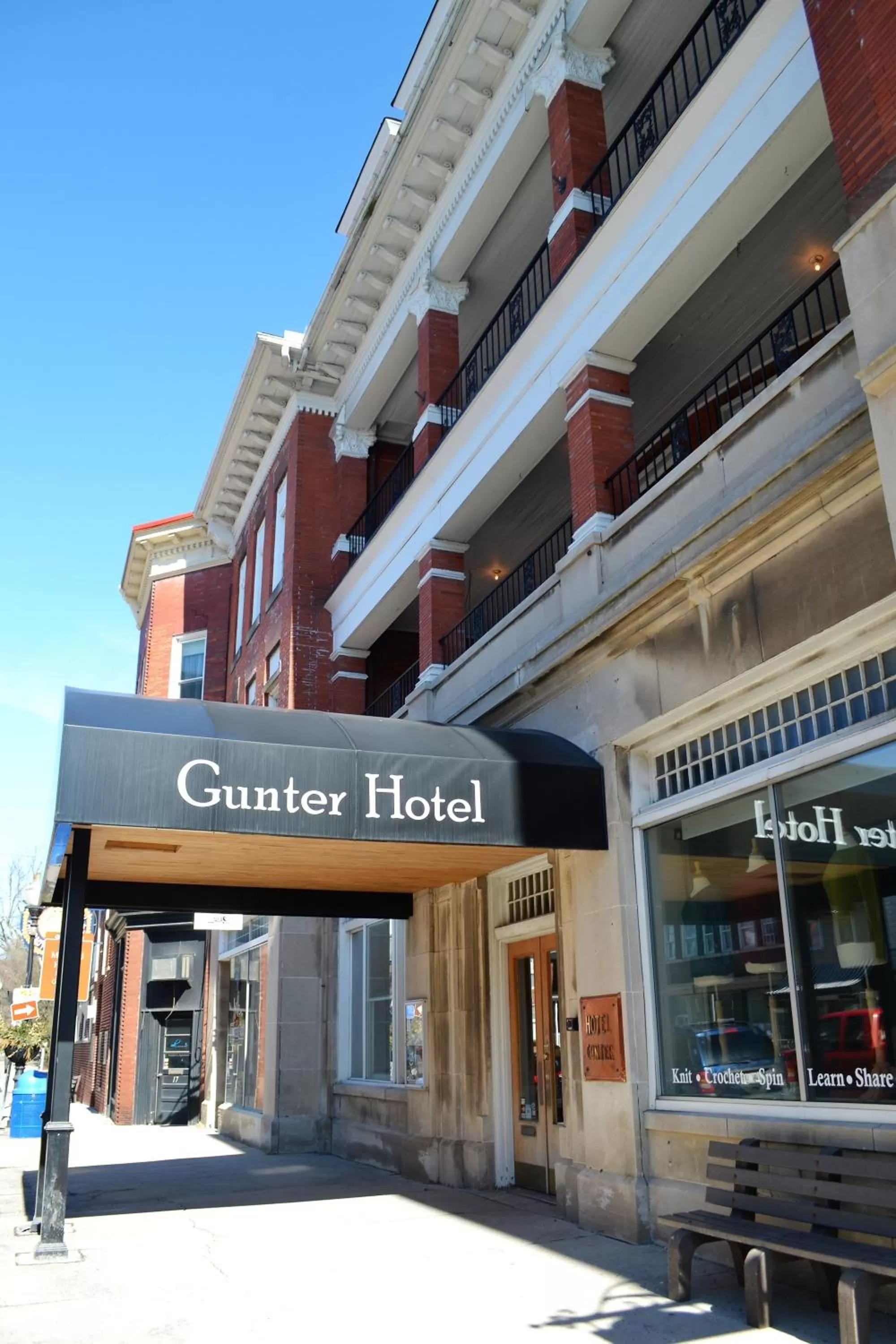 Property building in Hotel Gunter
