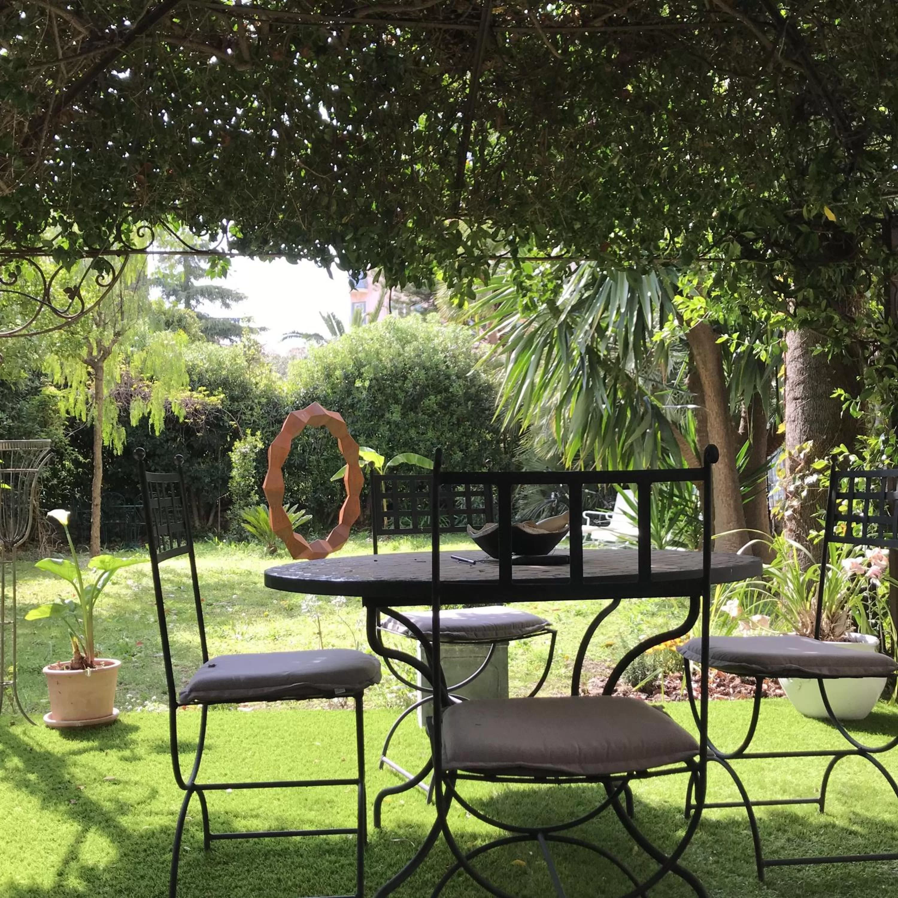 Garden in Chambres d'hôtes CASA MUSA - NICE