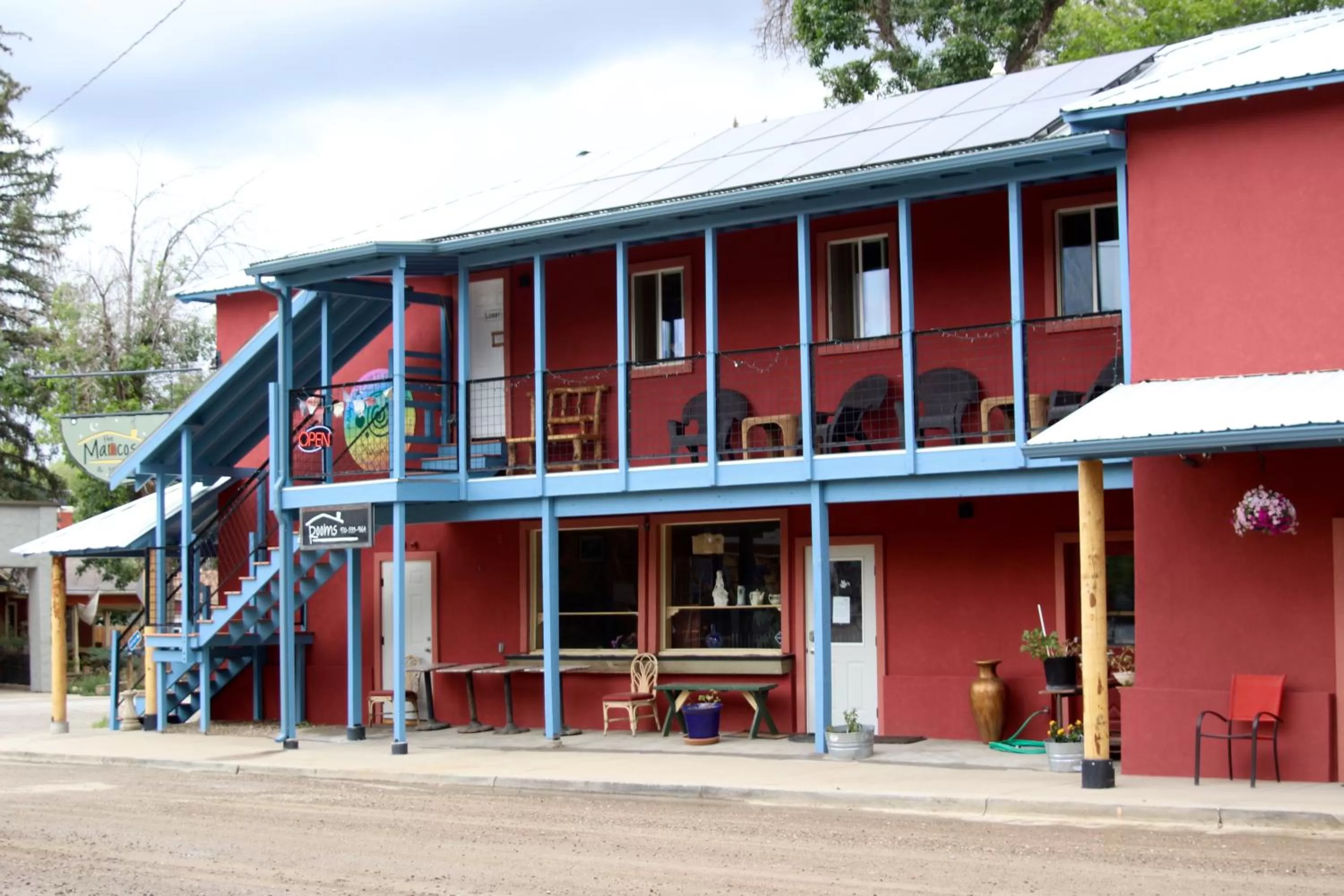 Property building in Mancos Inn