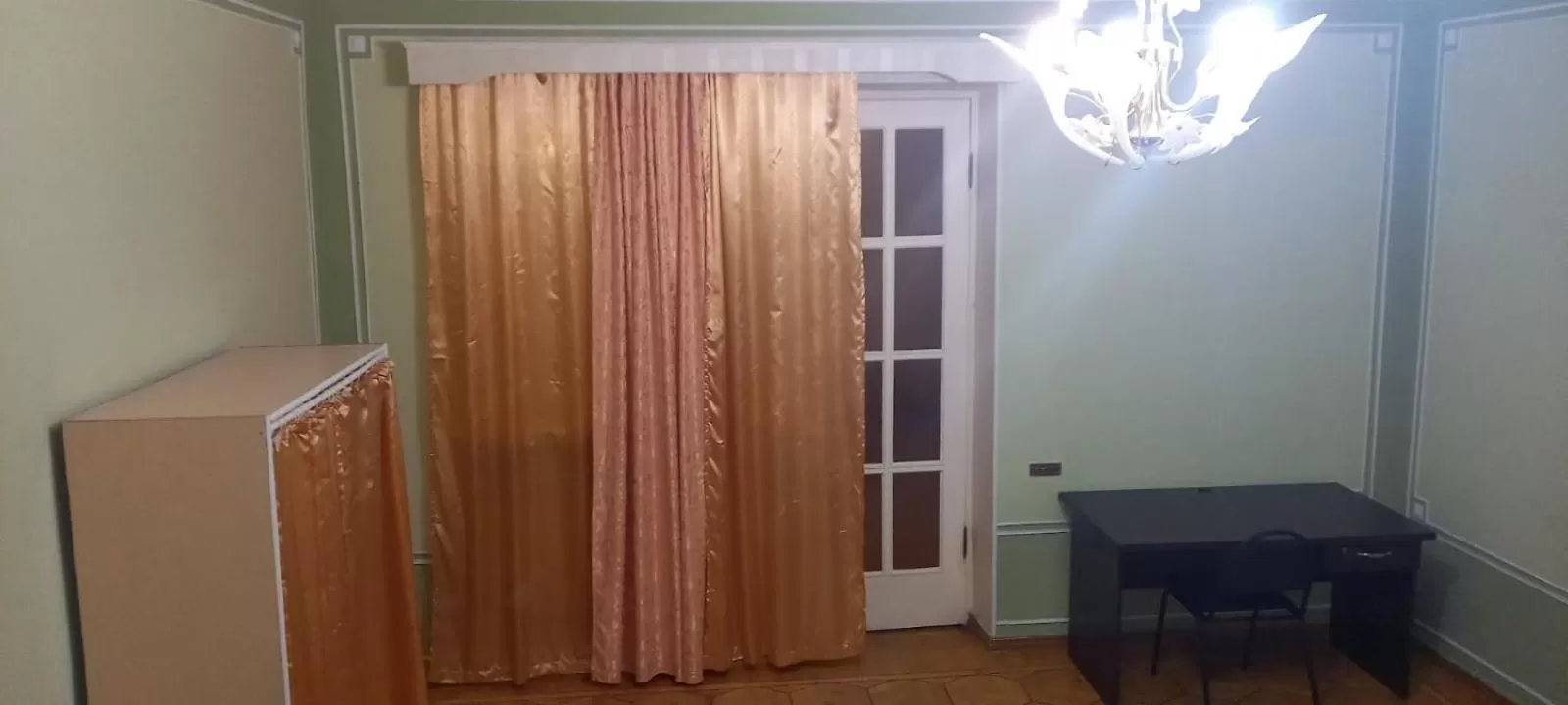 wardrobe in Royal Boutique Hotel on Kievyan