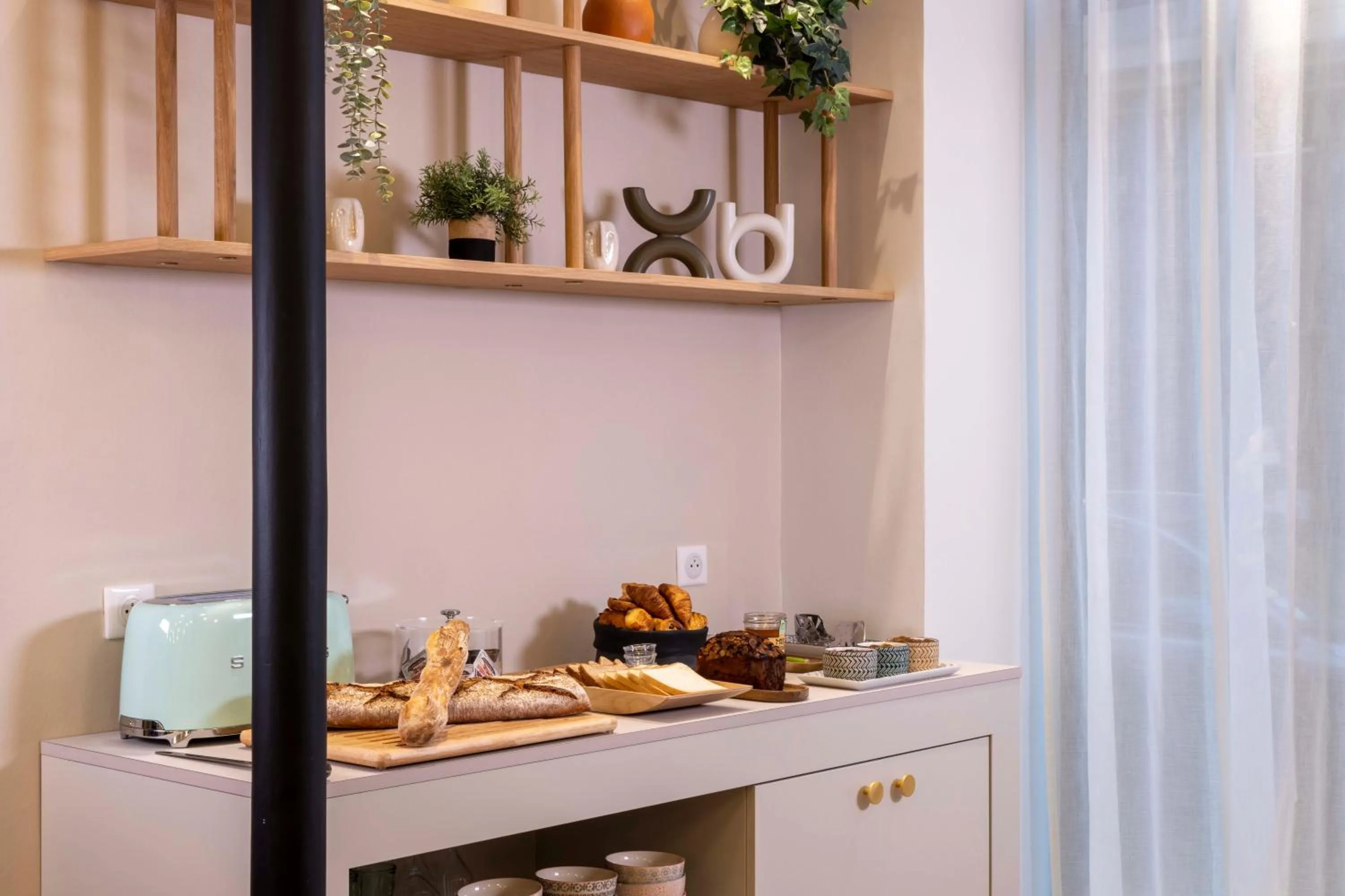 Buffet breakfast in Hôtel Joe M