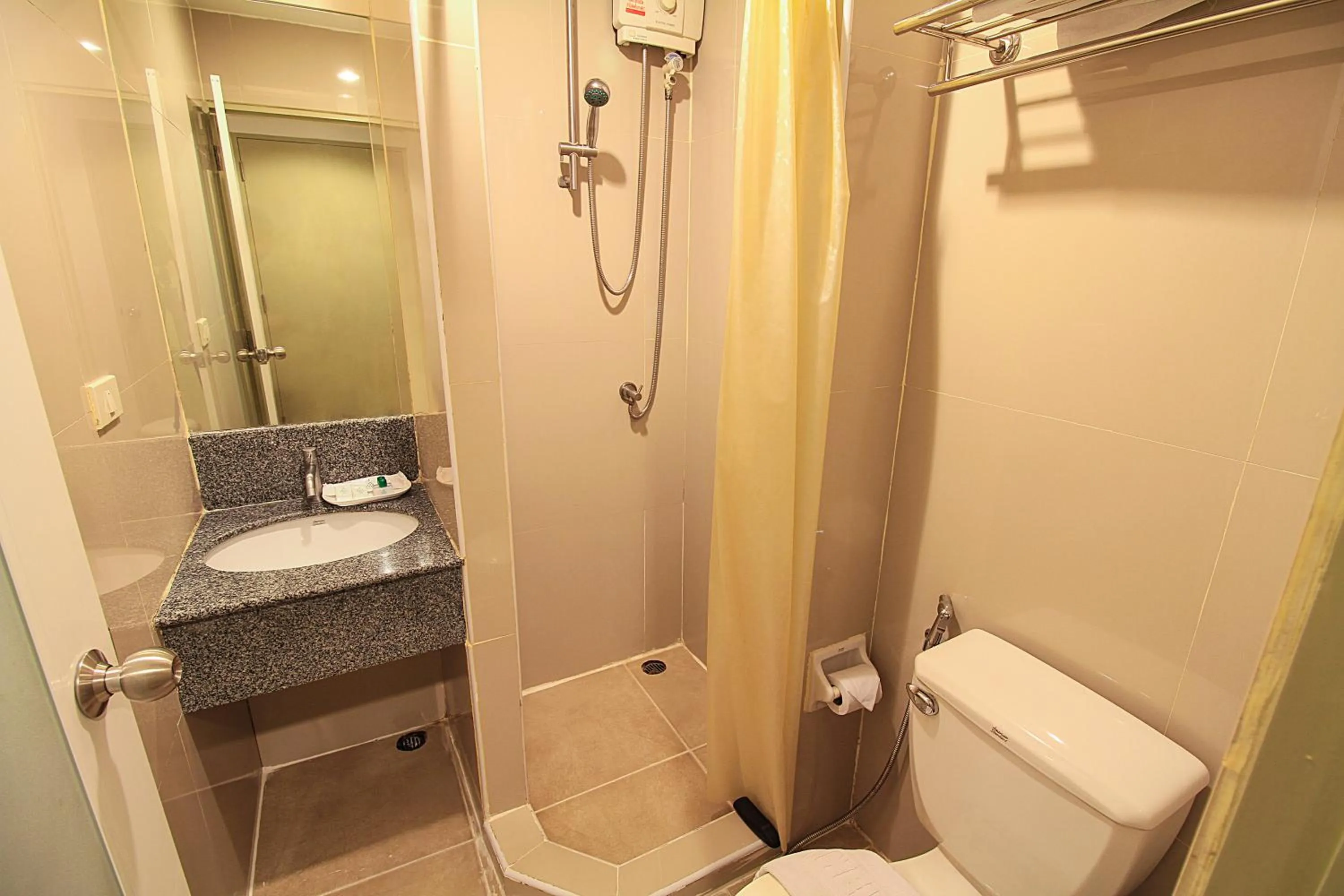 Shower in Ten Stars Hotel