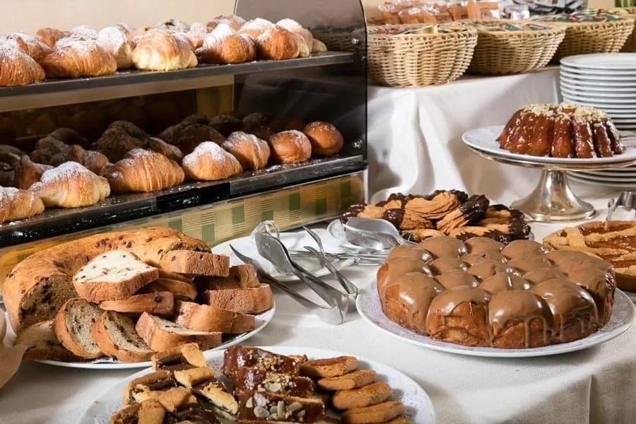 Food and drinks in Bes Hotel Bergamo Ovest