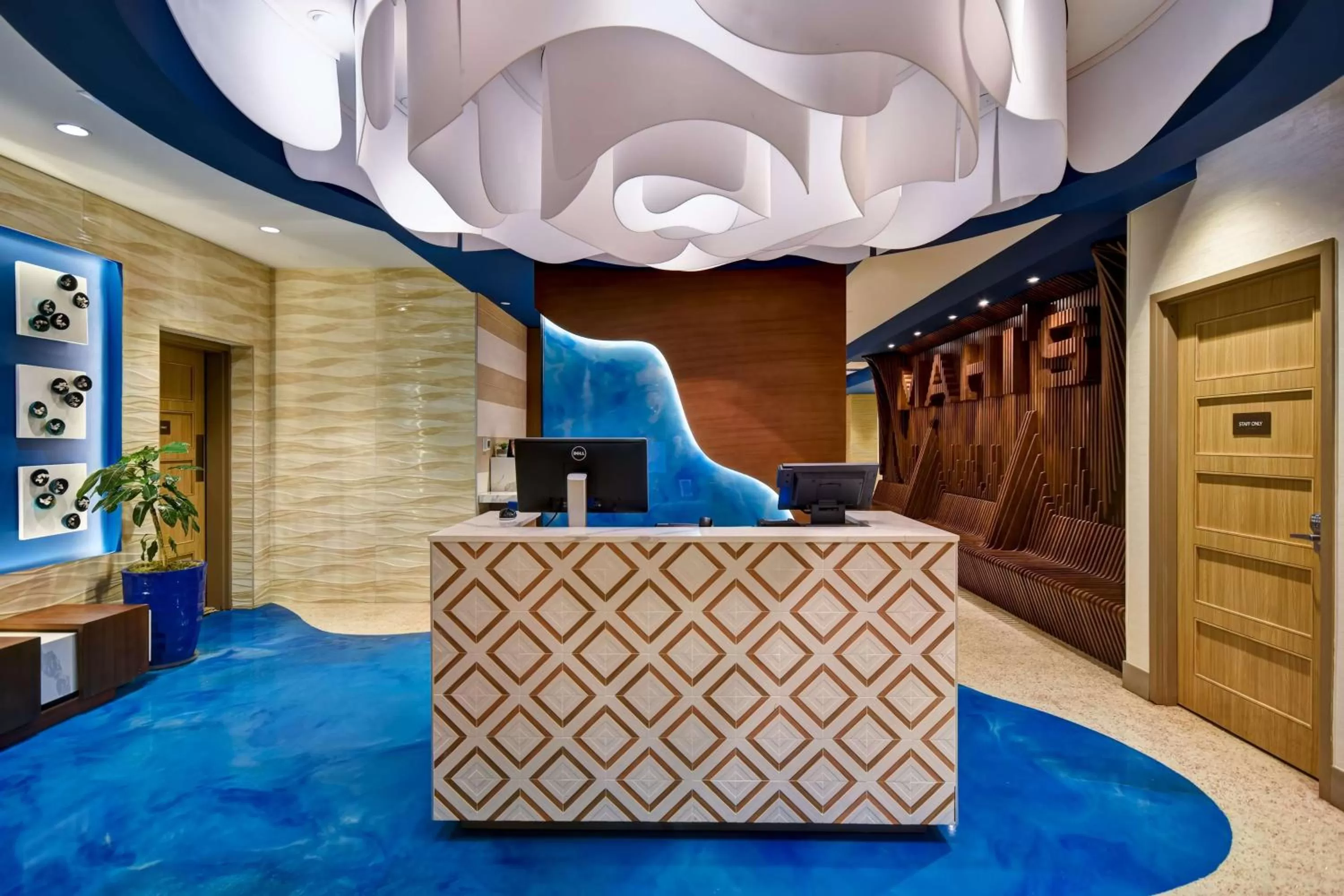 Lobby or reception in DoubleTree by Hilton Oceanfront Virginia Beach