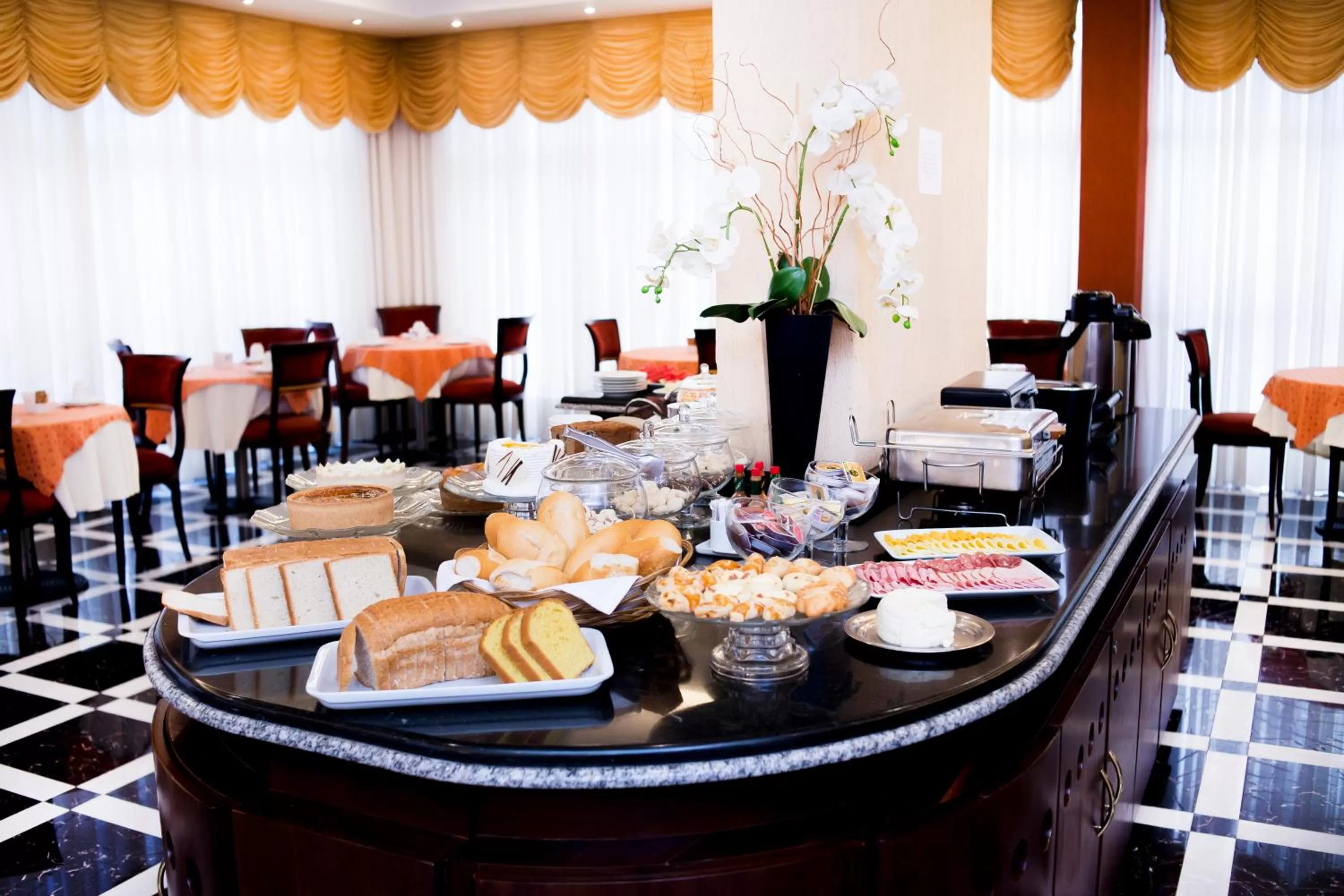Buffet breakfast in Rihad Palace Hotel