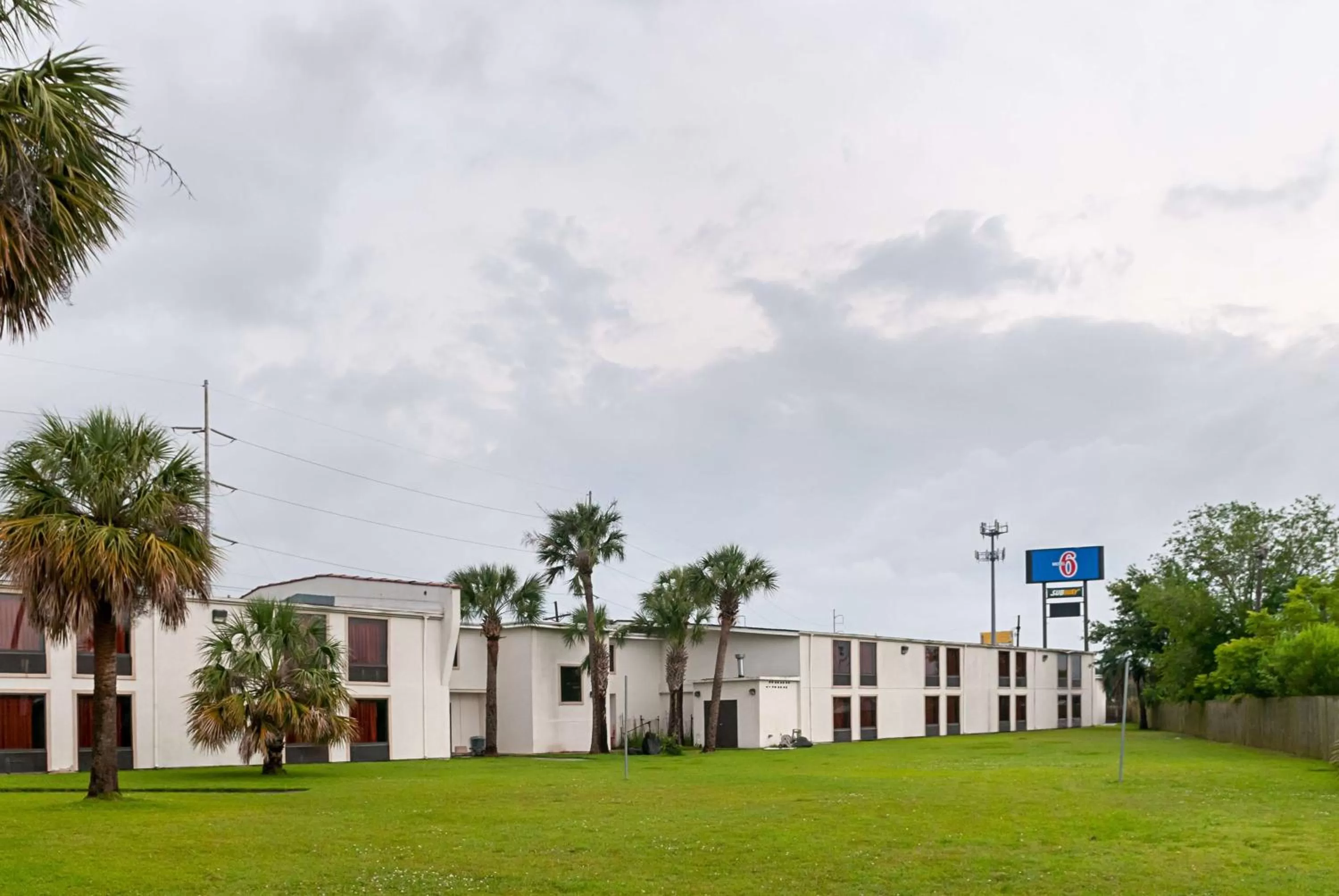 Property building in Motel 6-New Orleans, LA - Near Downtown